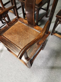 6 x Vintage Oosterse Aziatische Chinese Bruine Hoge Rug Yokeback Stoelen. 2 x Fauteuil / 4 x Zonder Armleuning.