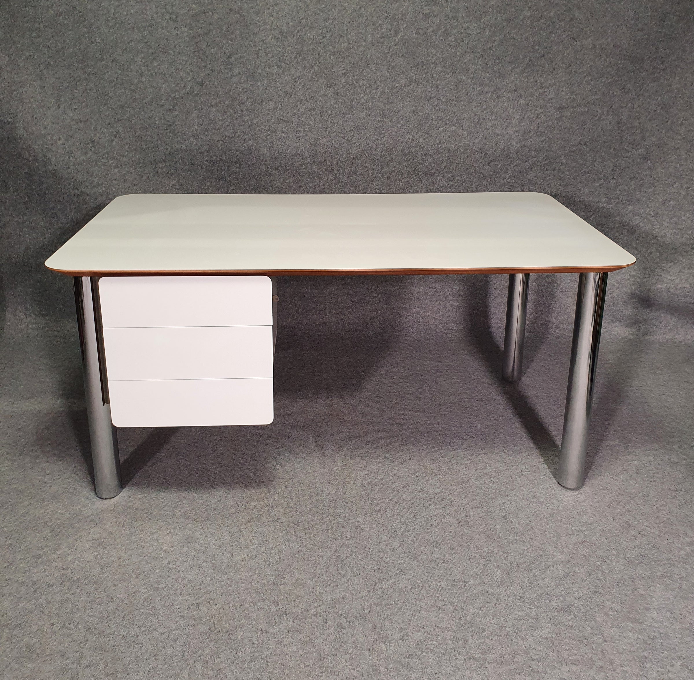 Rare Jan des Bouvrie desk uit het Desq Tafel / Bureau programma 1970's by Pastoe.