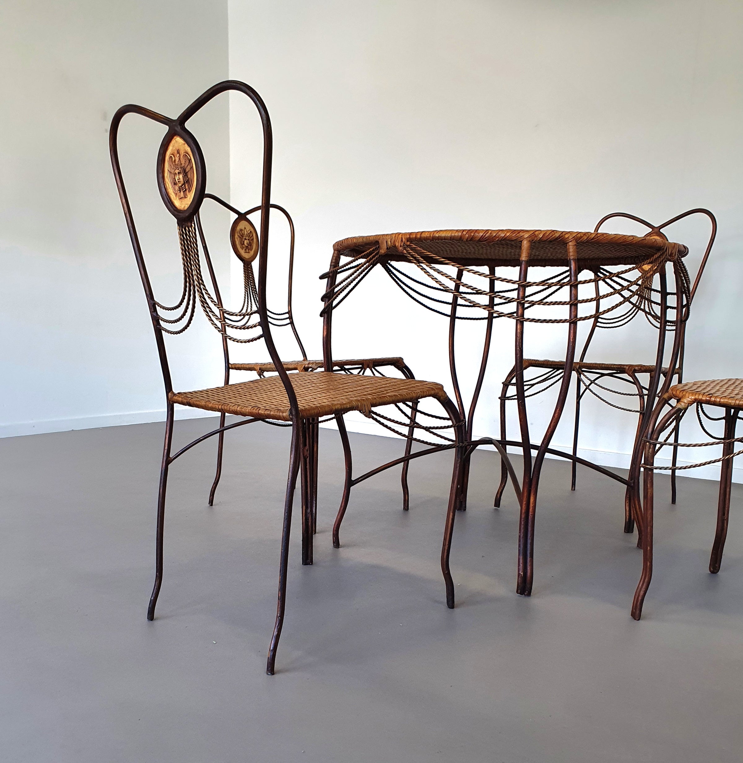 Medaillon garden set wrought iron italy 1970