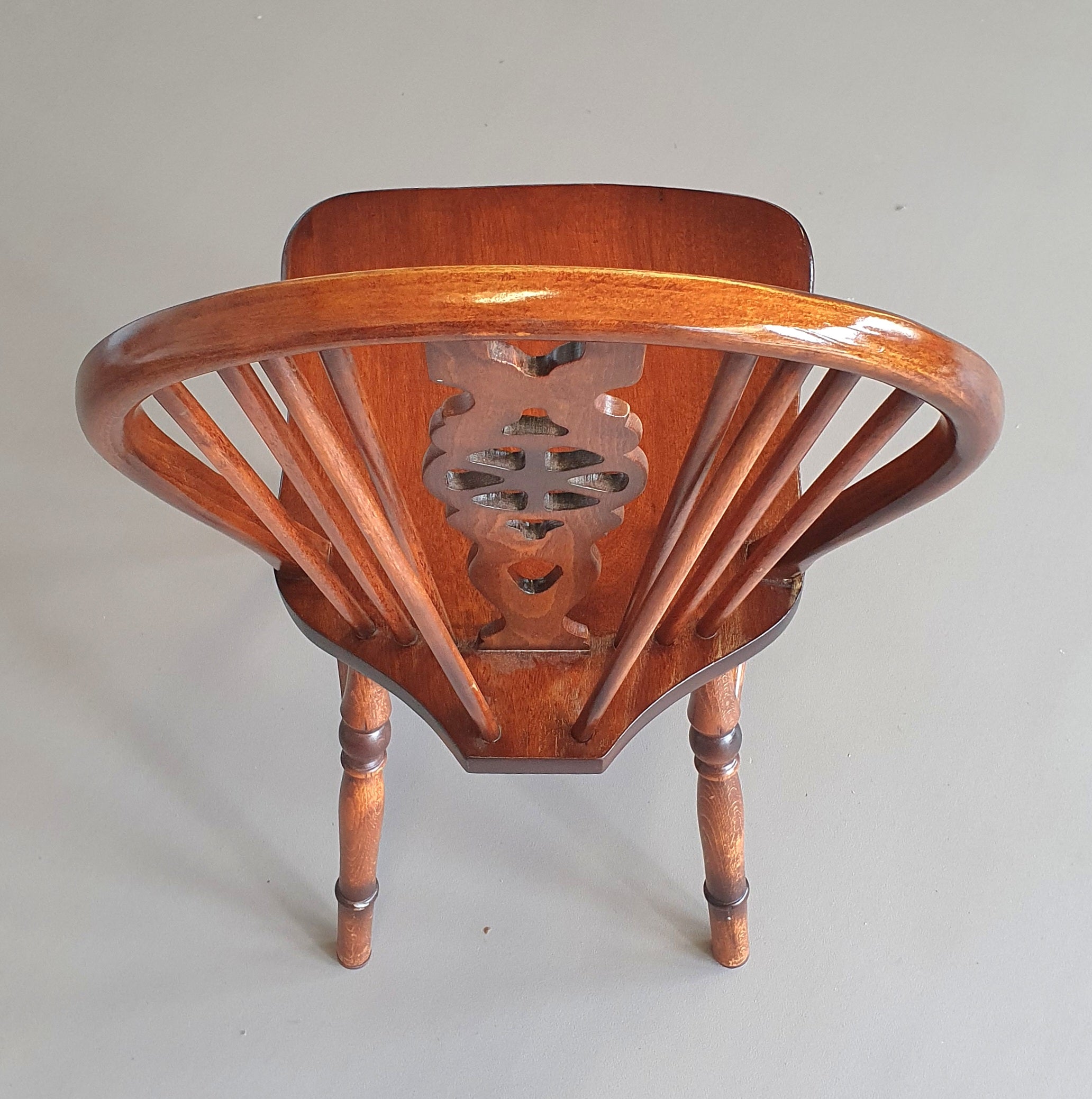 4 x wheelback / Windsor chairs / marked