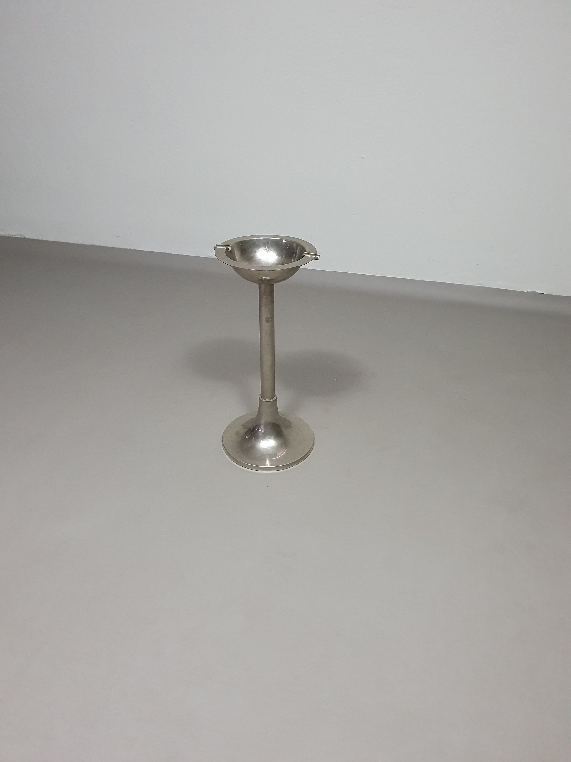 Binox / made in italy / standing ashtray