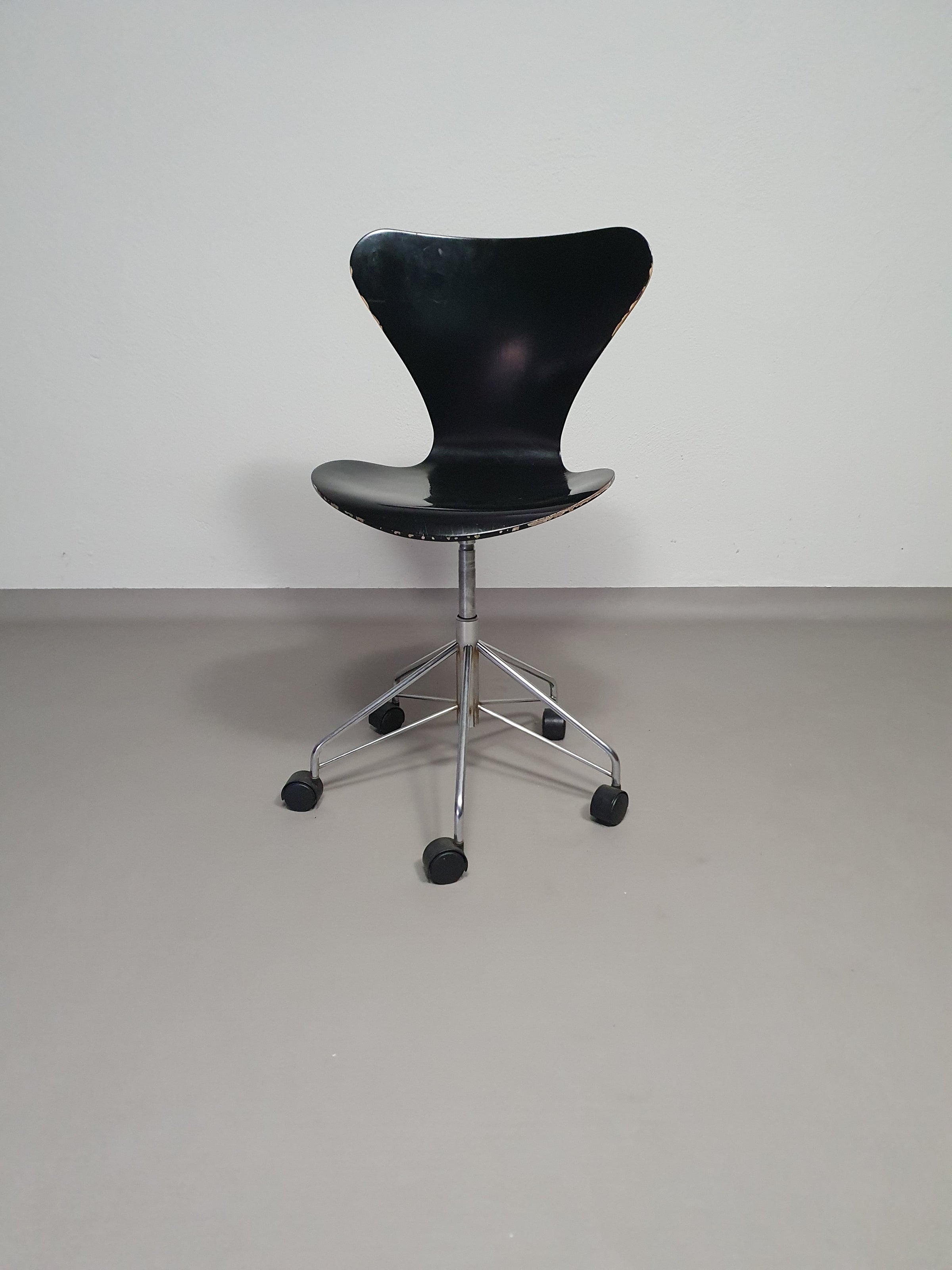Vintage draaistoel model 3117 van Arne Jacobsen voor Fritz Hansen