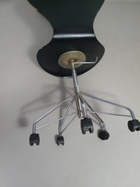 Vintage draaistoel model 3117 van Arne Jacobsen voor Fritz Hansen