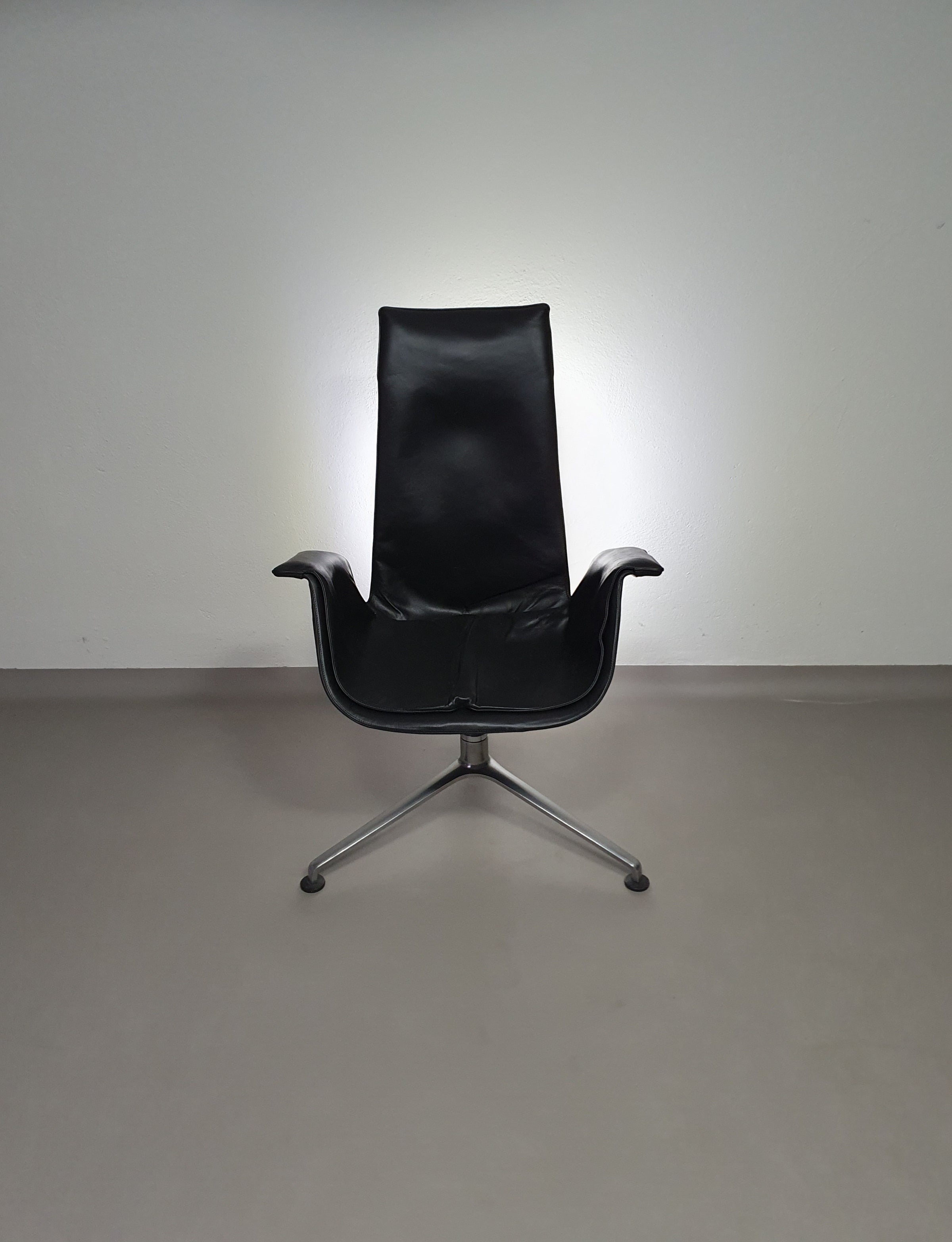 3 x Fabricius tulpstoel met hoge rugleuning voor Kill International