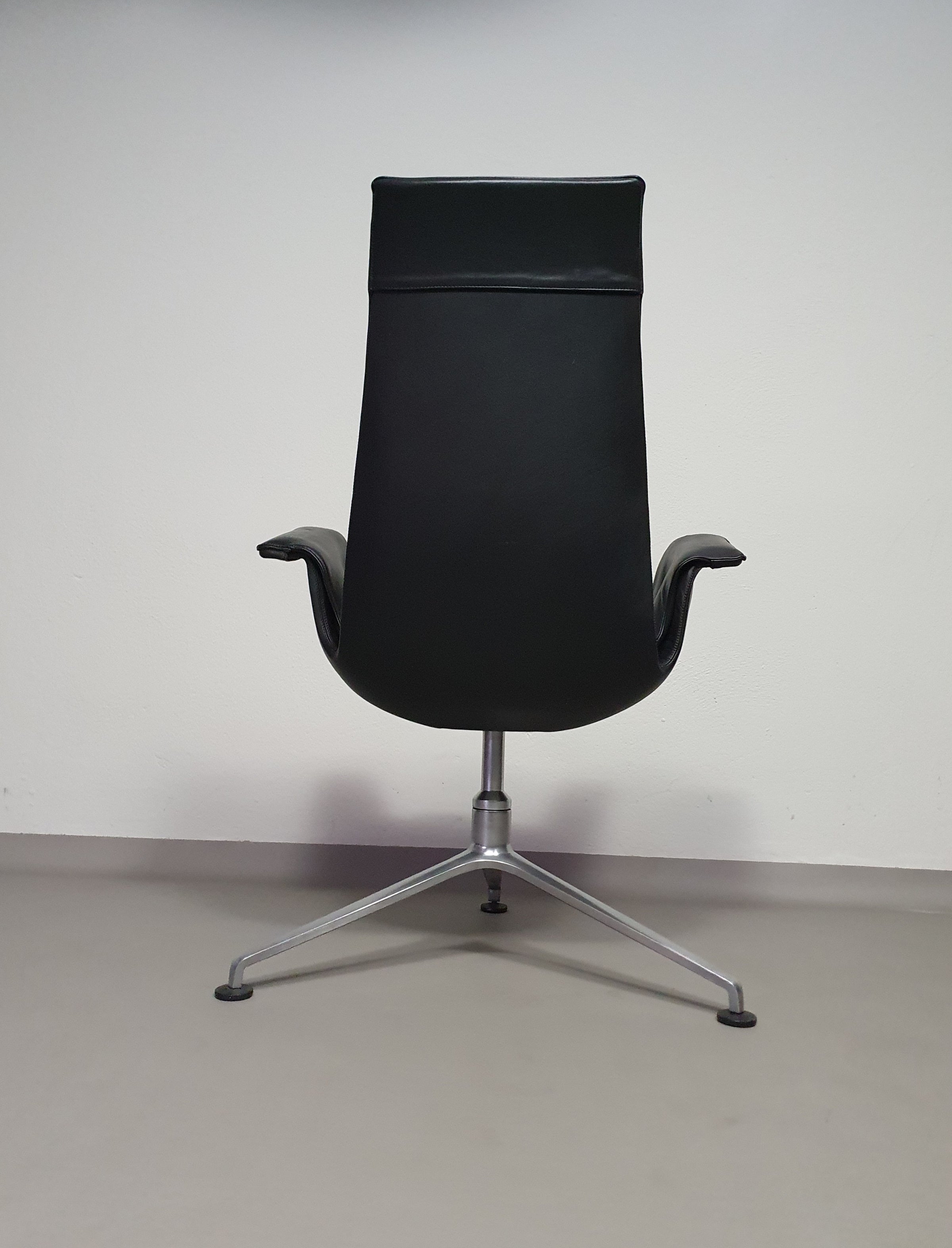 3 x Fabricius tulpstoel met hoge rugleuning voor Kill International