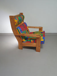 Fauteuil uit Frankrijk, daterend uit de jaren 60. Het frame is gemaakt van grenen en verkeert in originele, goed gepresenteerde staat. Ontwerper (voor zover bekend) onbekend.