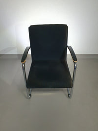 Buisframe armstoel. Met corduroy stof. Fana Metaal Rotterdam