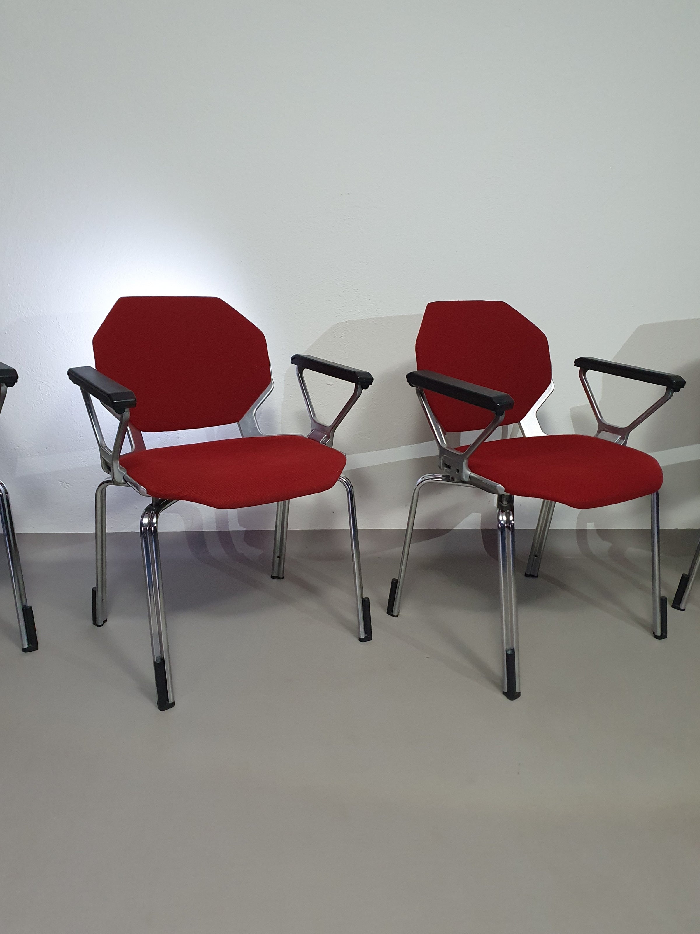 4 x in stock
Froscher Retro 1970 metal Hexagonal office / desk arm chair for Sitform