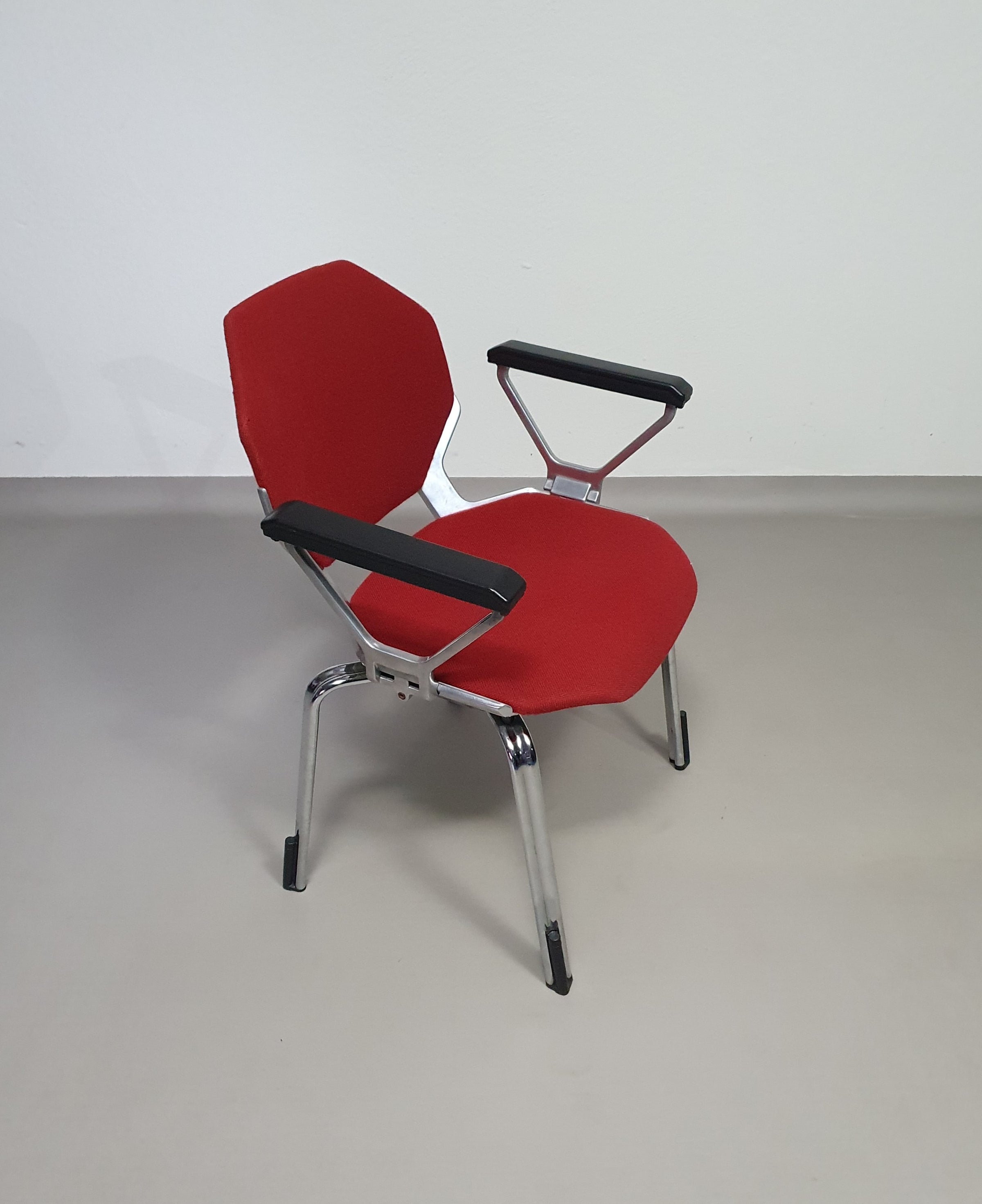 4 x in stock
Froscher Retro 1970 metal Hexagonal office / desk arm chair for Sitform