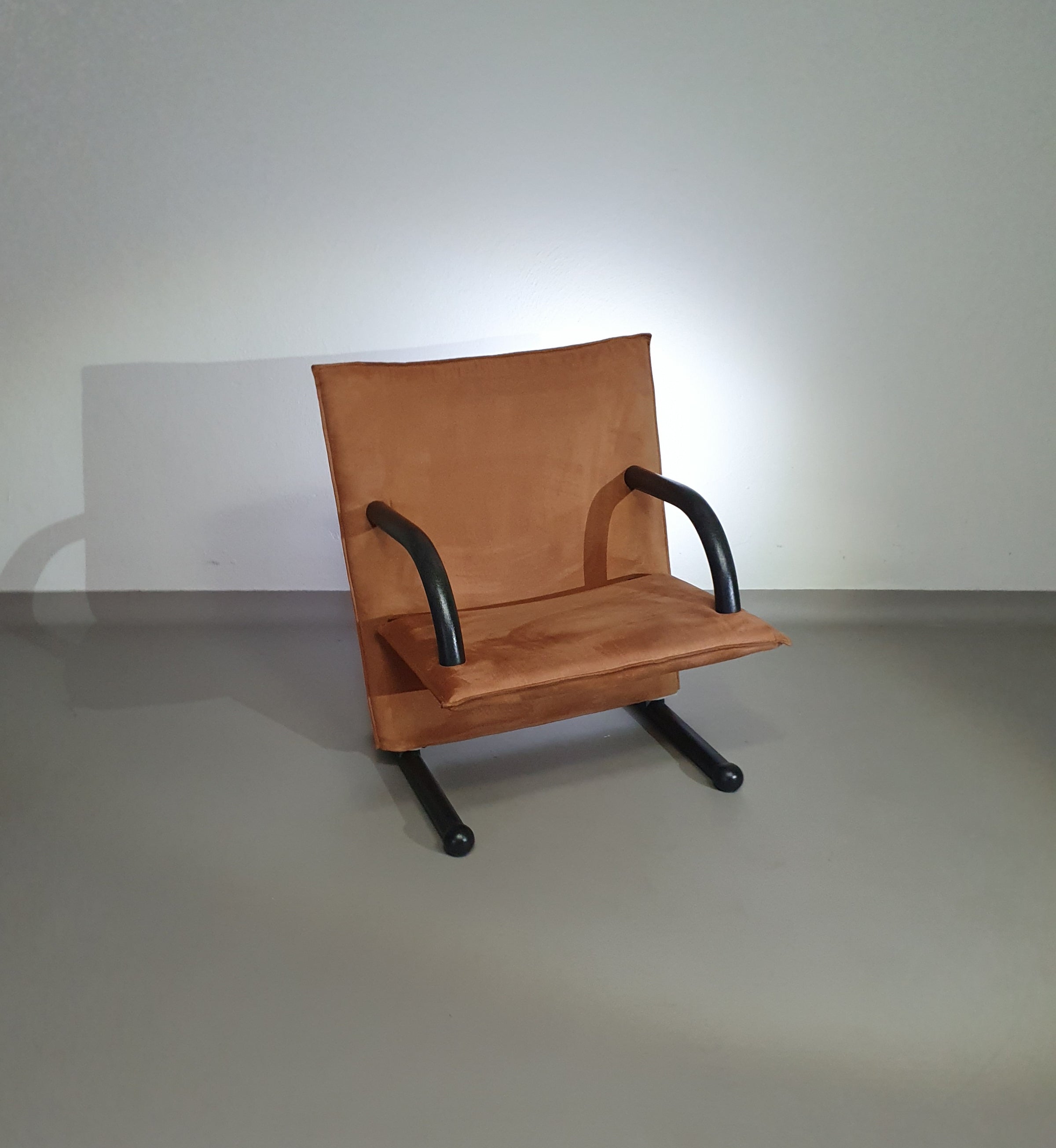 2 post-modern T-line armchairs