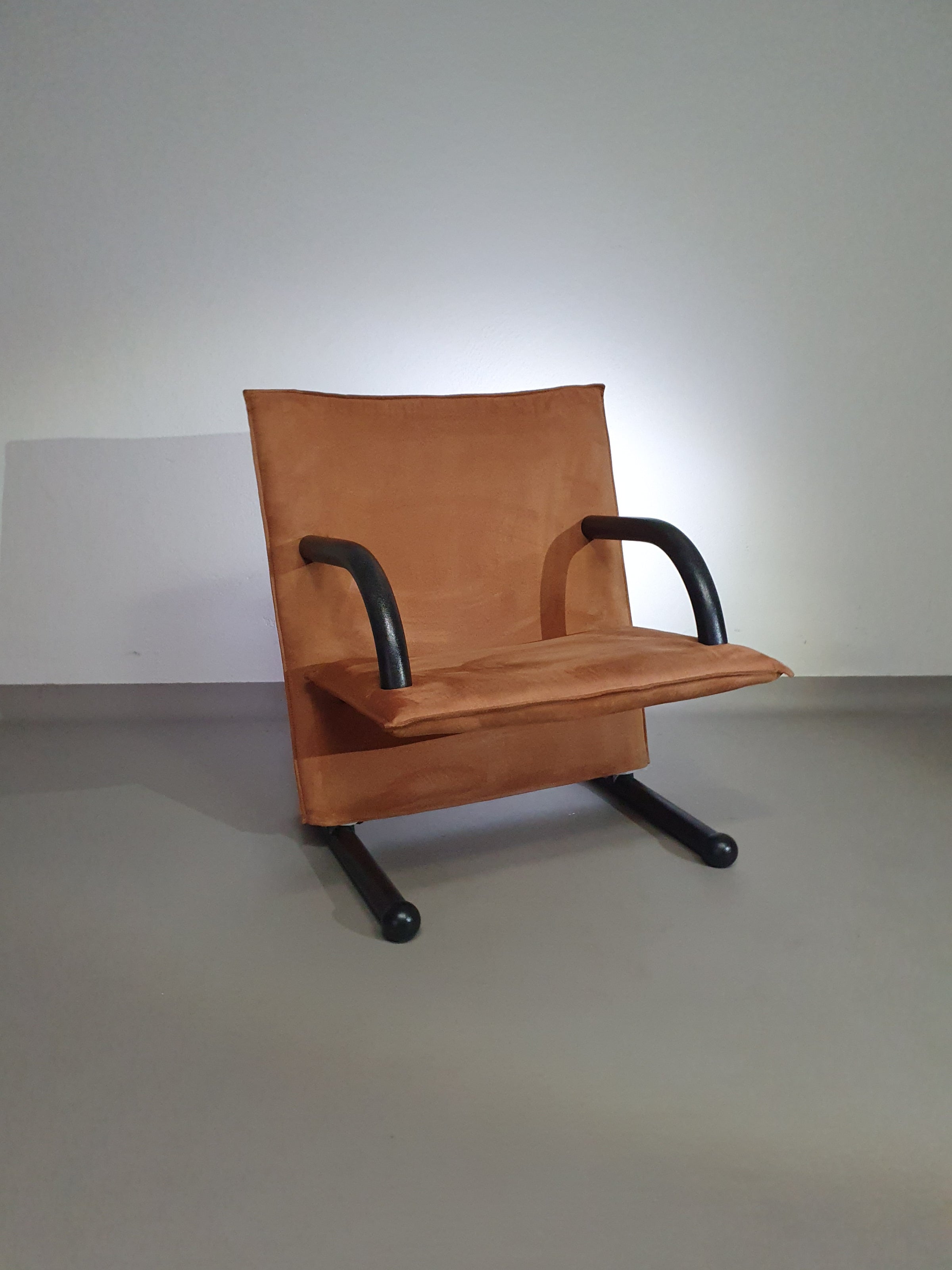 2 post-modern T-line armchairs