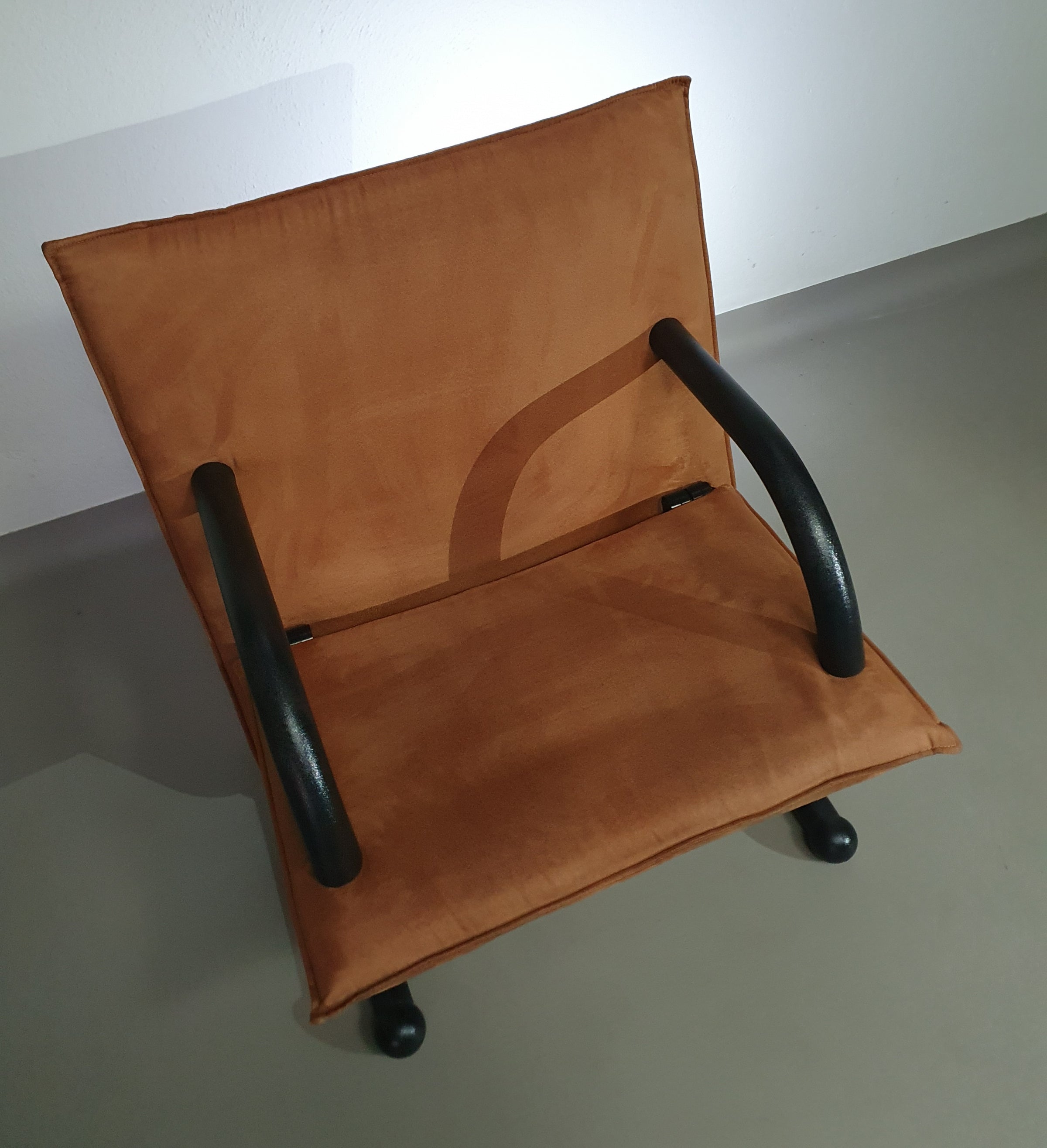 2 post-modern T-line armchairs