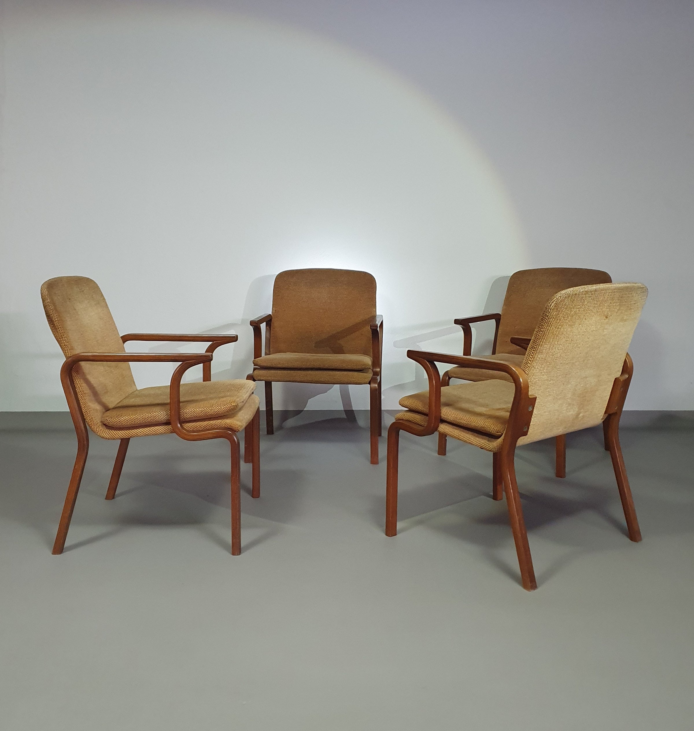 4 x Bejaardenstoel / Marlies / Gerard Geytenbeek for AZS
