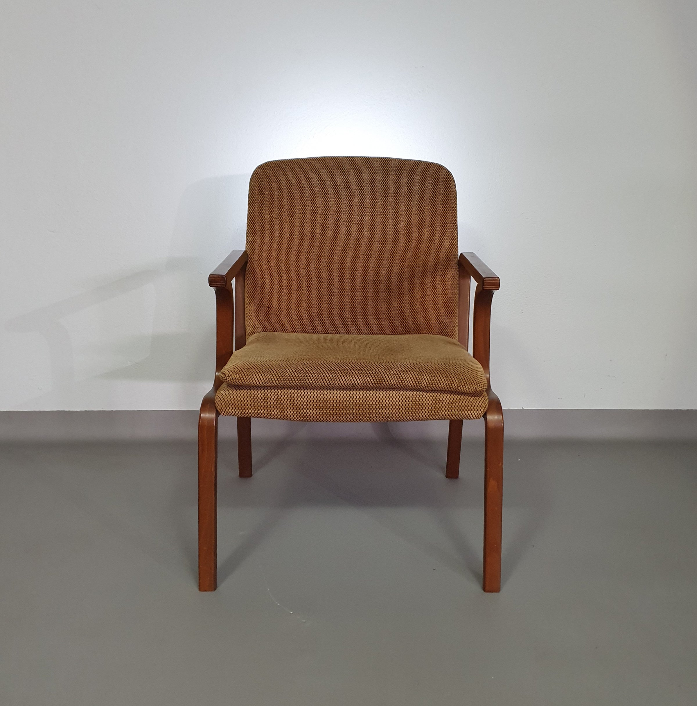 4 x Bejaardenstoel / Marlies / Gerard Geytenbeek for AZS