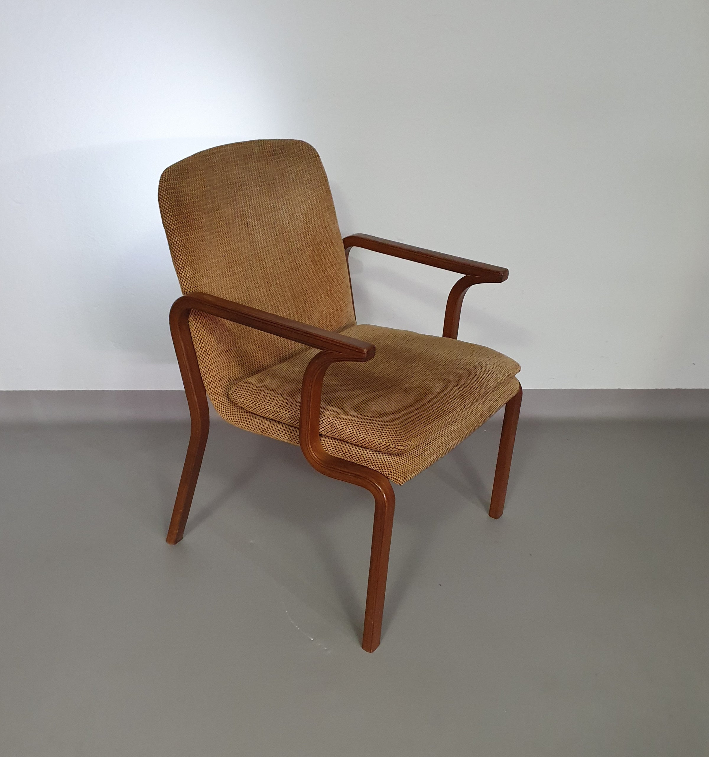 4 x Bejaardenstoel / Marlies / Gerard Geytenbeek for AZS