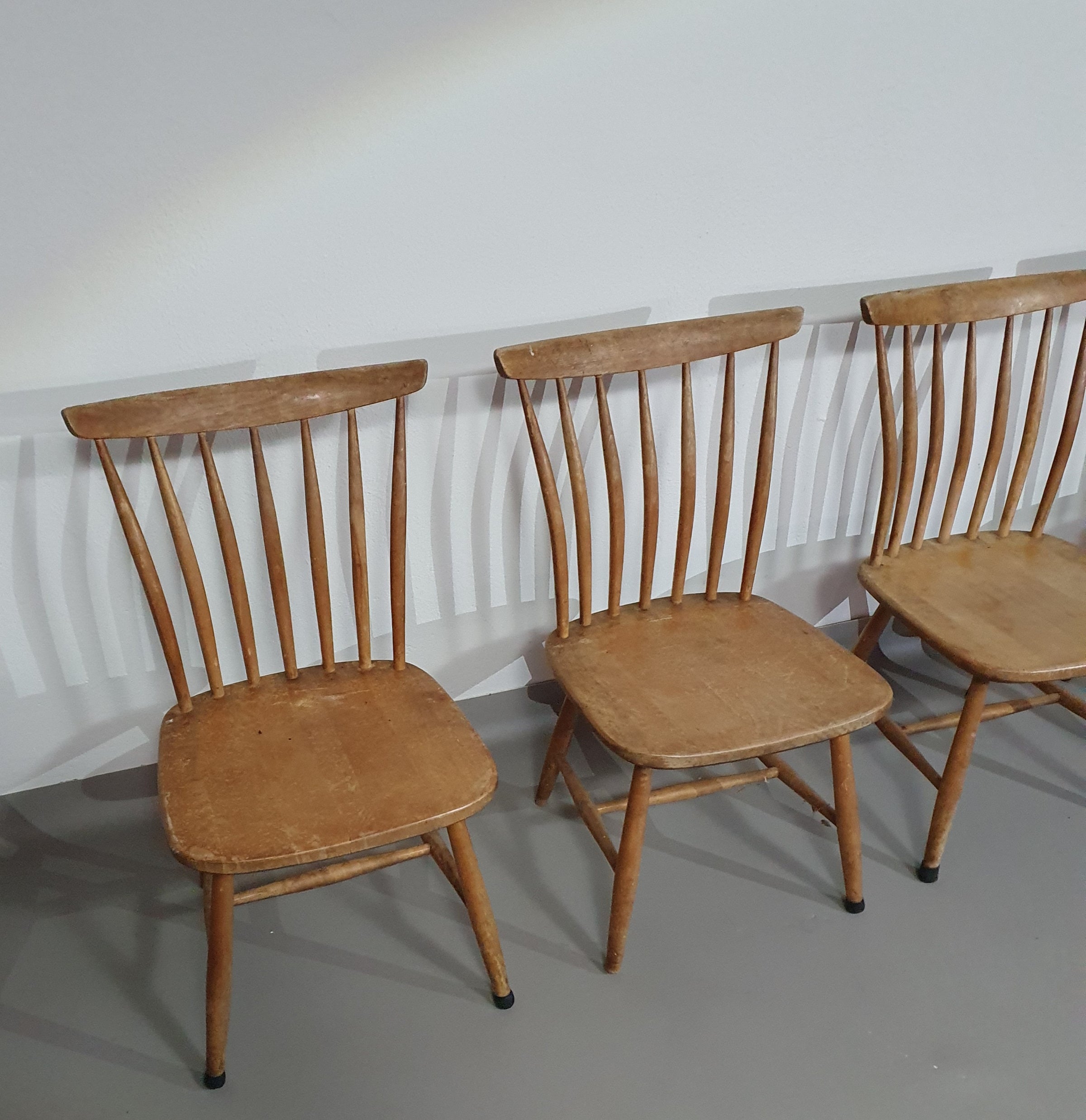 Scandinavische designstoelen AKERBLOM Design Barstoel Berkenhouten stoel Zweden