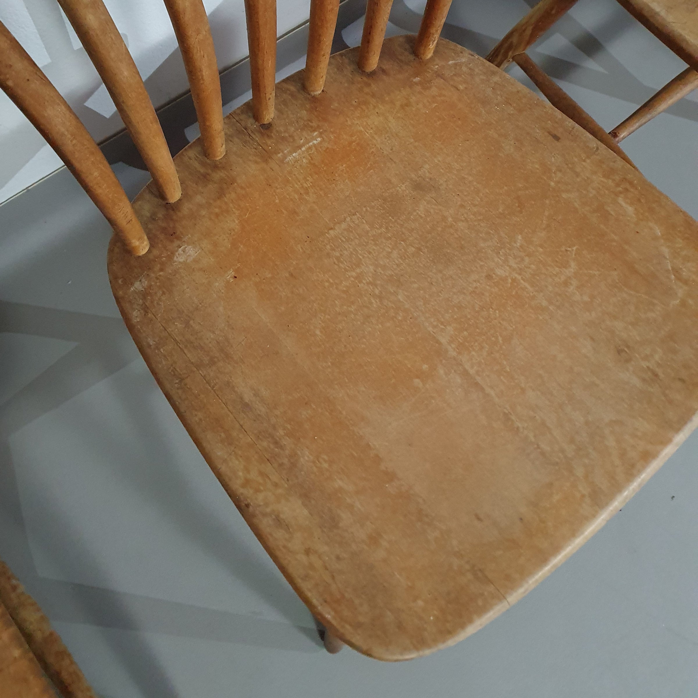 Scandinavische designstoelen AKERBLOM Design Barstoel Berkenhouten stoel Zweden