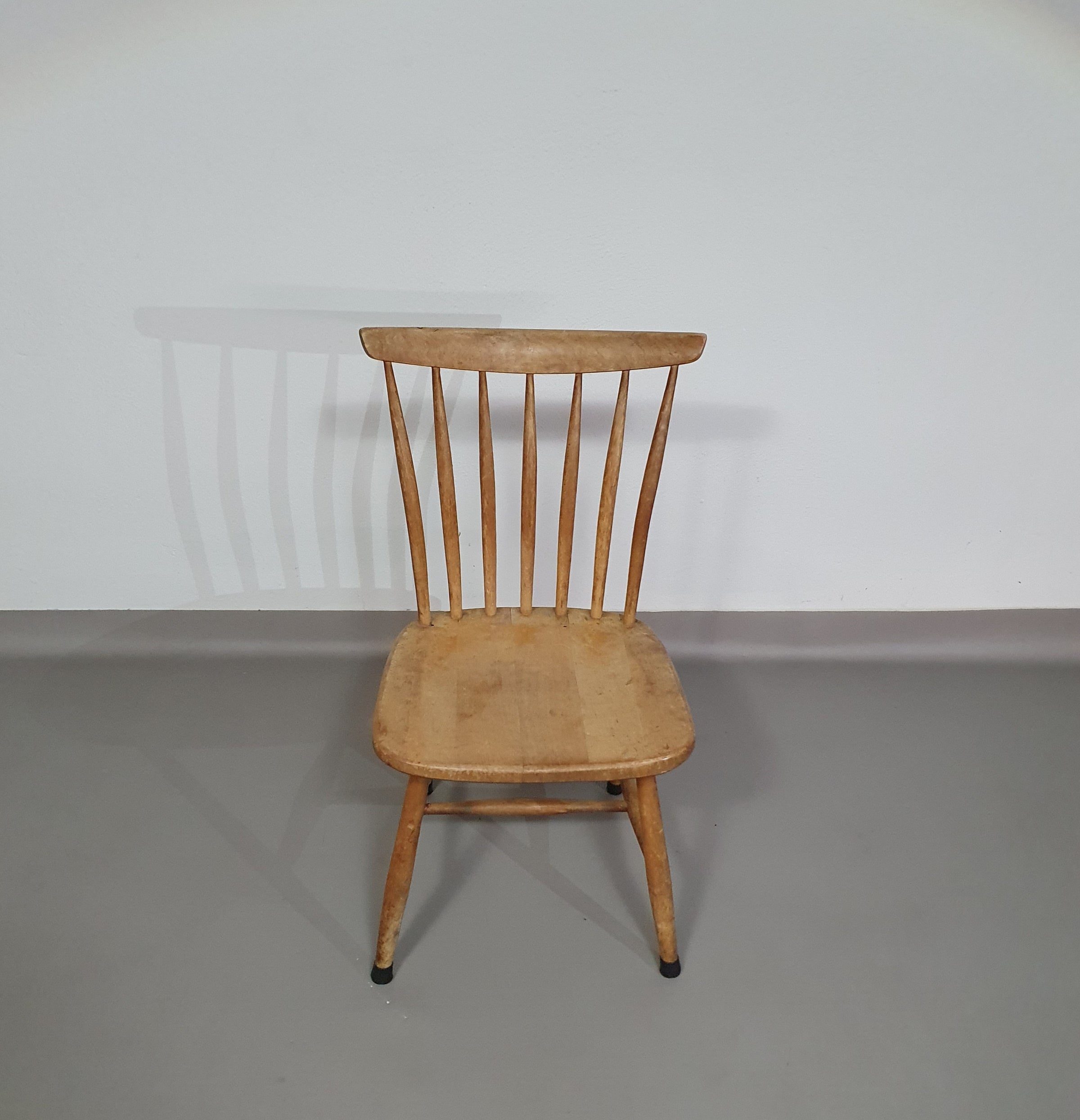 Scandinavische designstoelen AKERBLOM Design Barstoel Berkenhouten stoel Zweden
