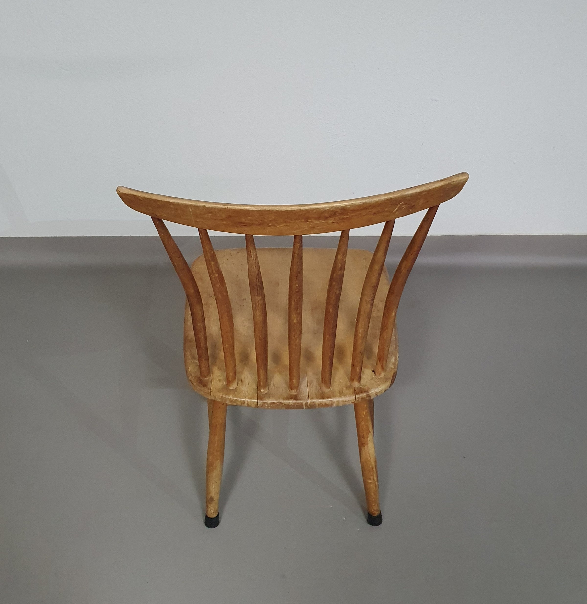 Scandinavische designstoelen AKERBLOM Design Barstoel Berkenhouten stoel Zweden