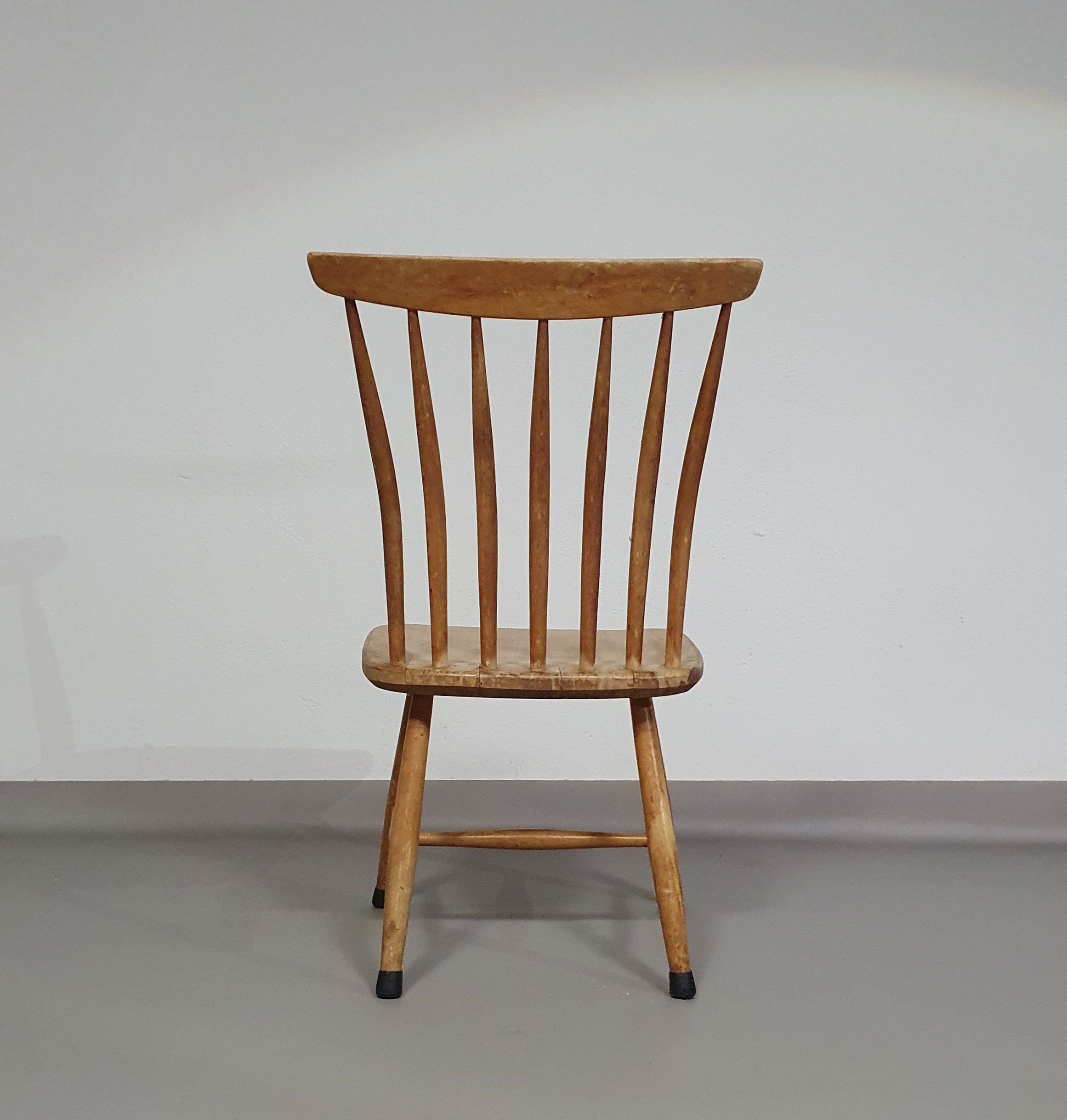 Scandinavische designstoelen AKERBLOM Design Barstoel Berkenhouten stoel Zweden