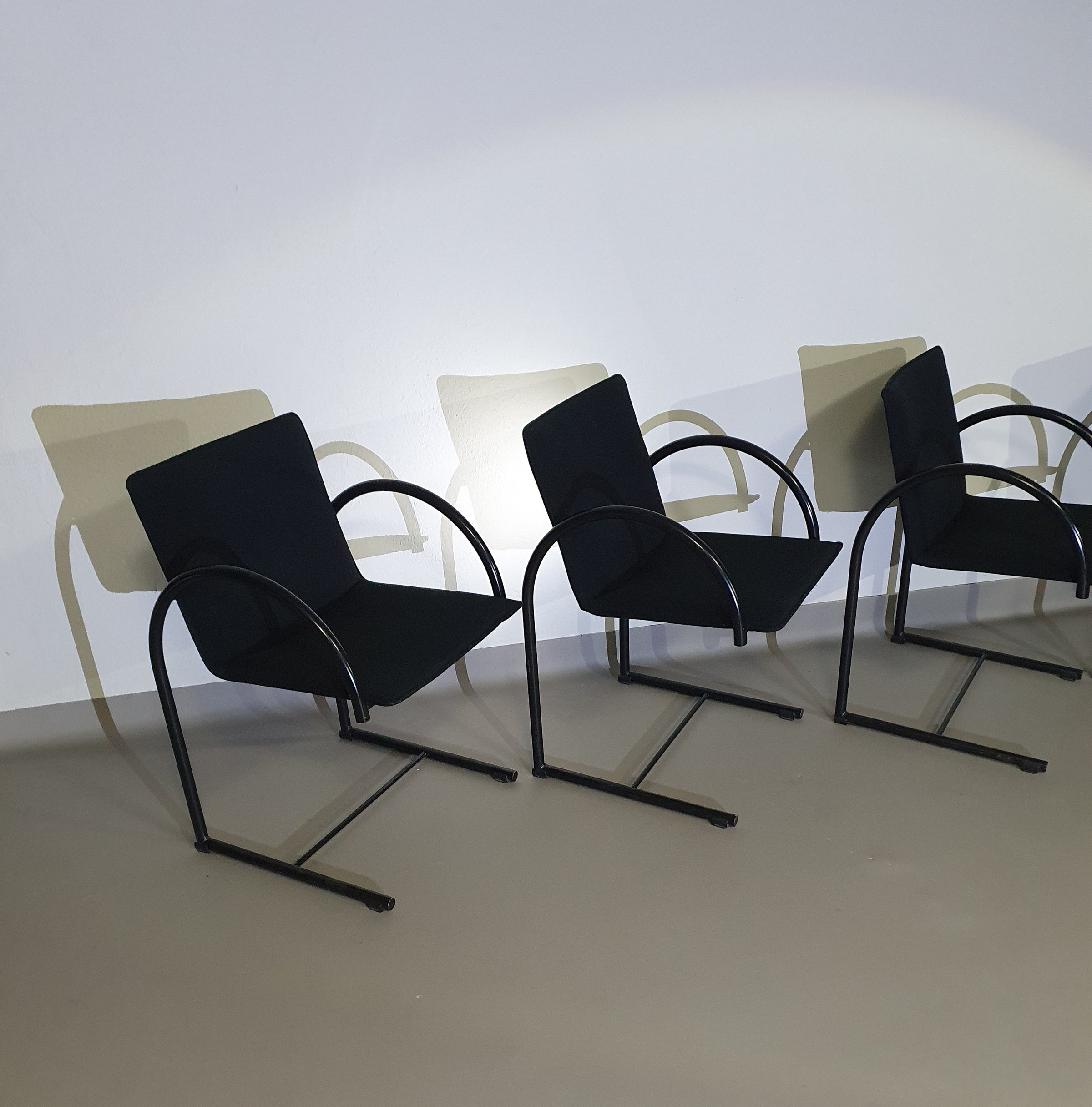 CIRKEL FAMSTOELEN VAN PIERRE MAZAIRAC &amp; KAREL BOONZAAIJER VOOR METAFORM 1980S