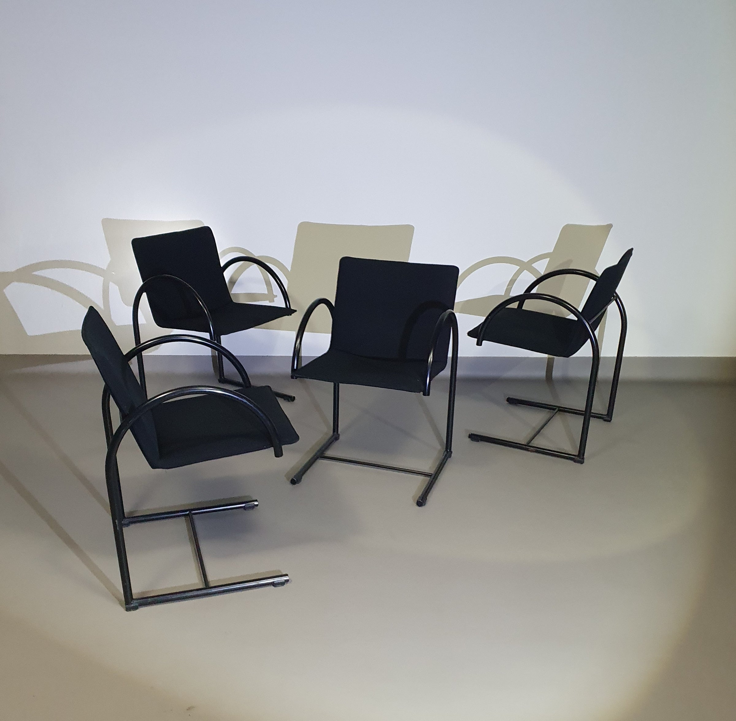 CIRKEL FAMSTOELEN VAN PIERRE MAZAIRAC &amp; KAREL BOONZAAIJER VOOR METAFORM 1980S