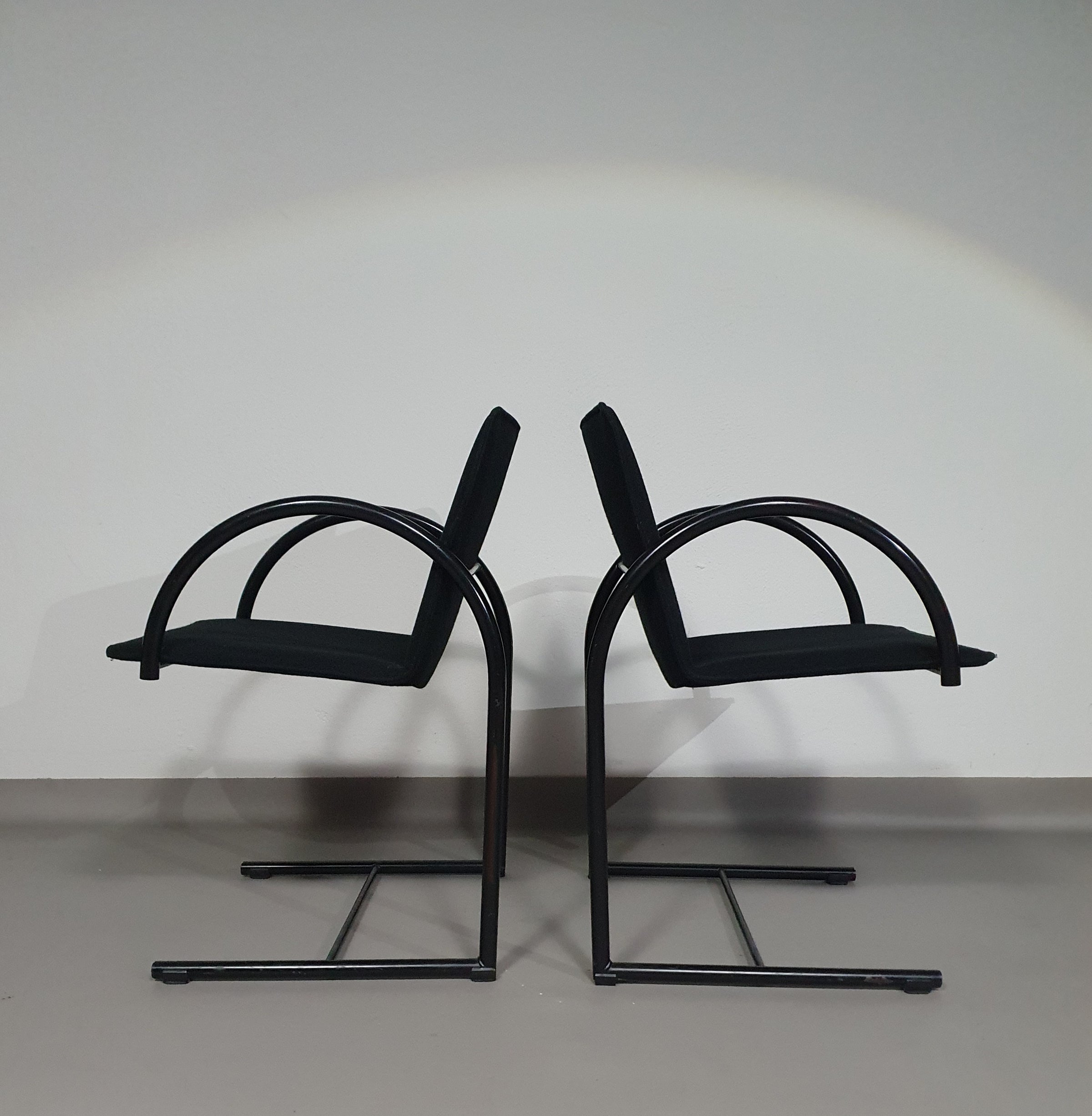 CIRKEL FAMSTOELEN VAN PIERRE MAZAIRAC &amp; KAREL BOONZAAIJER VOOR METAFORM 1980S