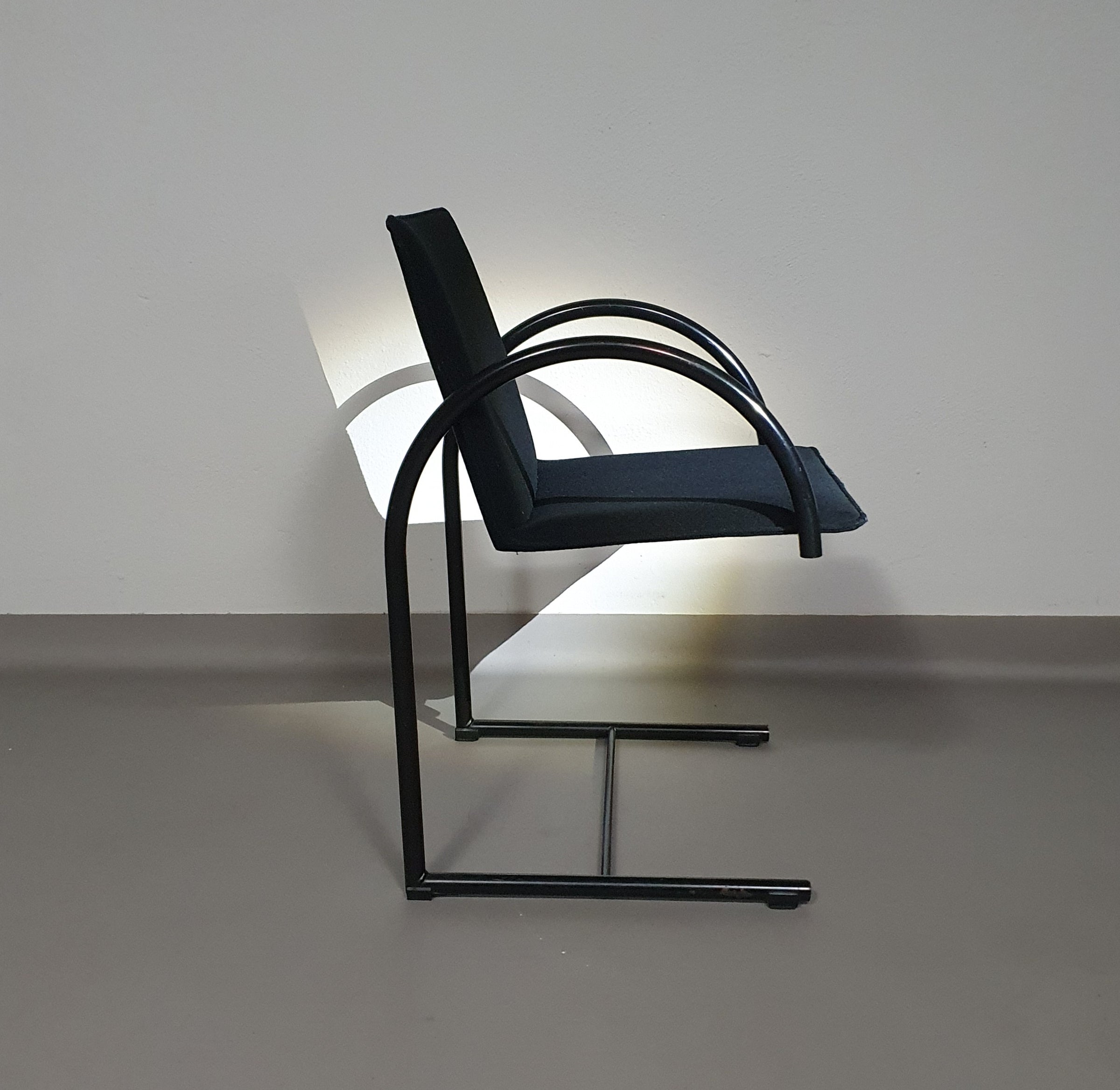CIRKEL FAMSTOELEN VAN PIERRE MAZAIRAC &amp; KAREL BOONZAAIJER VOOR METAFORM 1980S