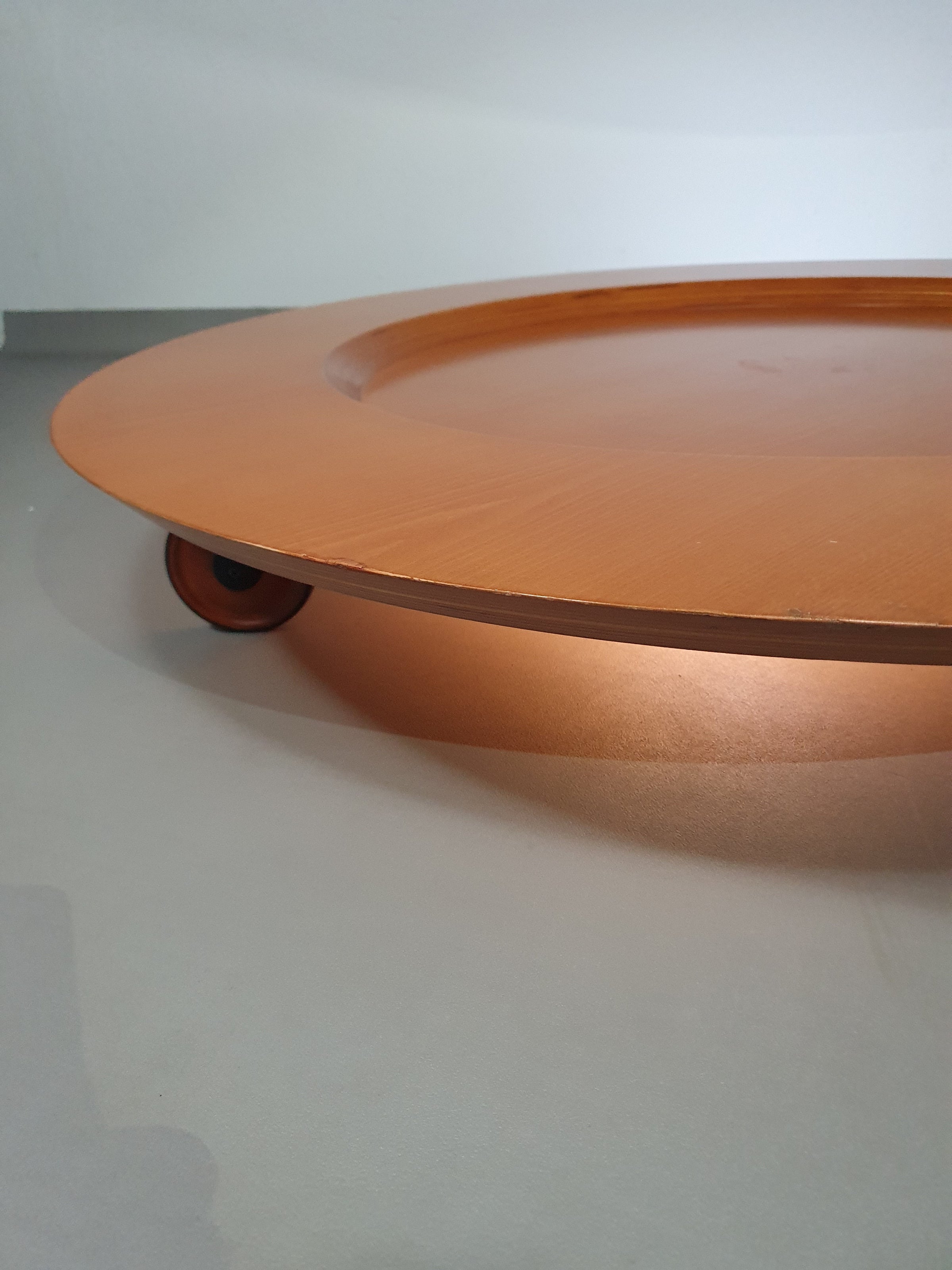 Very rare large coffee table by Cini Boeri for Mastrangelo Milan Furniture meda Italia 124 cm x height 21 cm
Only a few produced. Extremely rare