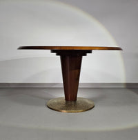 Round Table / Hugues Chevalier