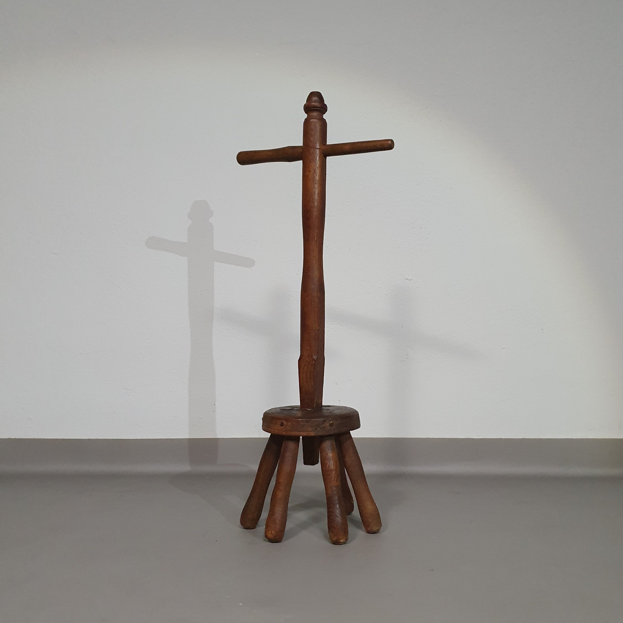 Washing Dolly, Victorian, Original
Height 90 cm
Width handle 36 cm