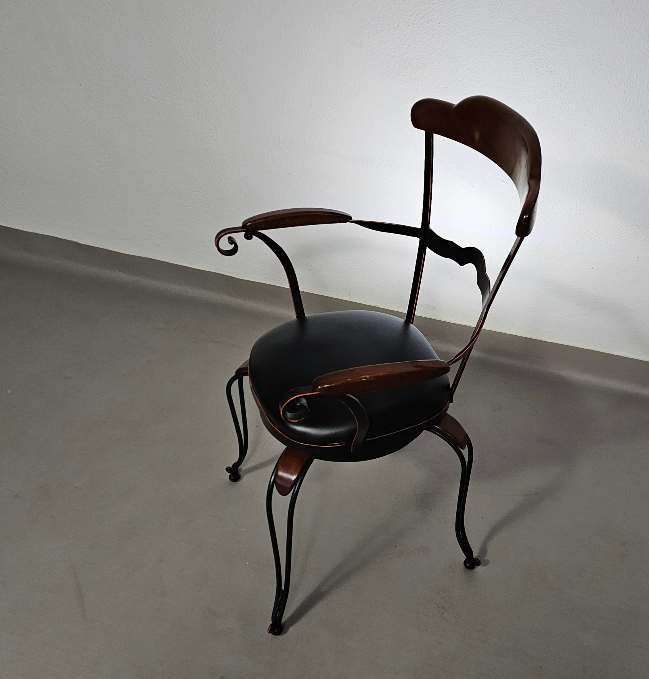 4 x Italian / Stella Del Mo ile / Postmodern / turnable / wrought iron dining chairs / leather seats