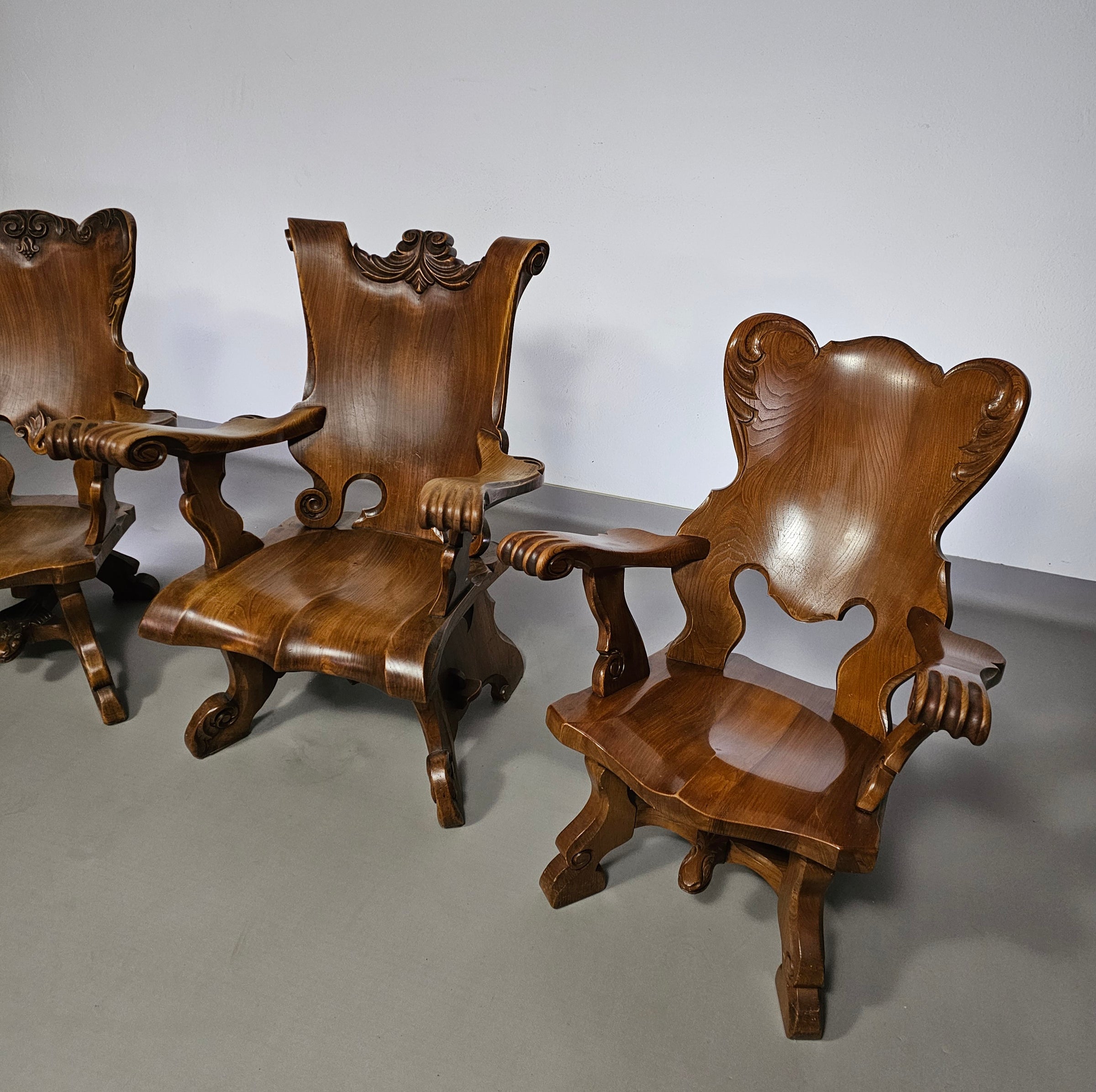 4 x grote eikenhouten klauwfauteuils jaren 60
 70x70x90cm