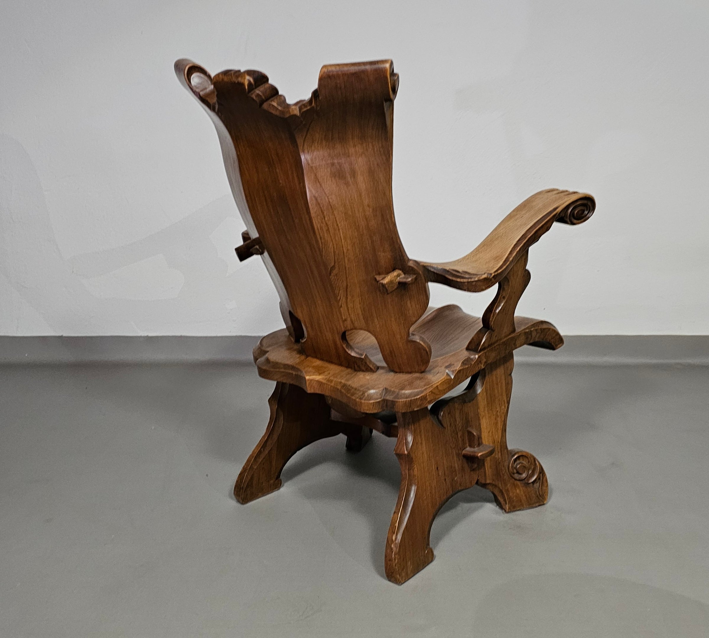4 x grote eikenhouten klauwfauteuils jaren 60
 70x70x90cm