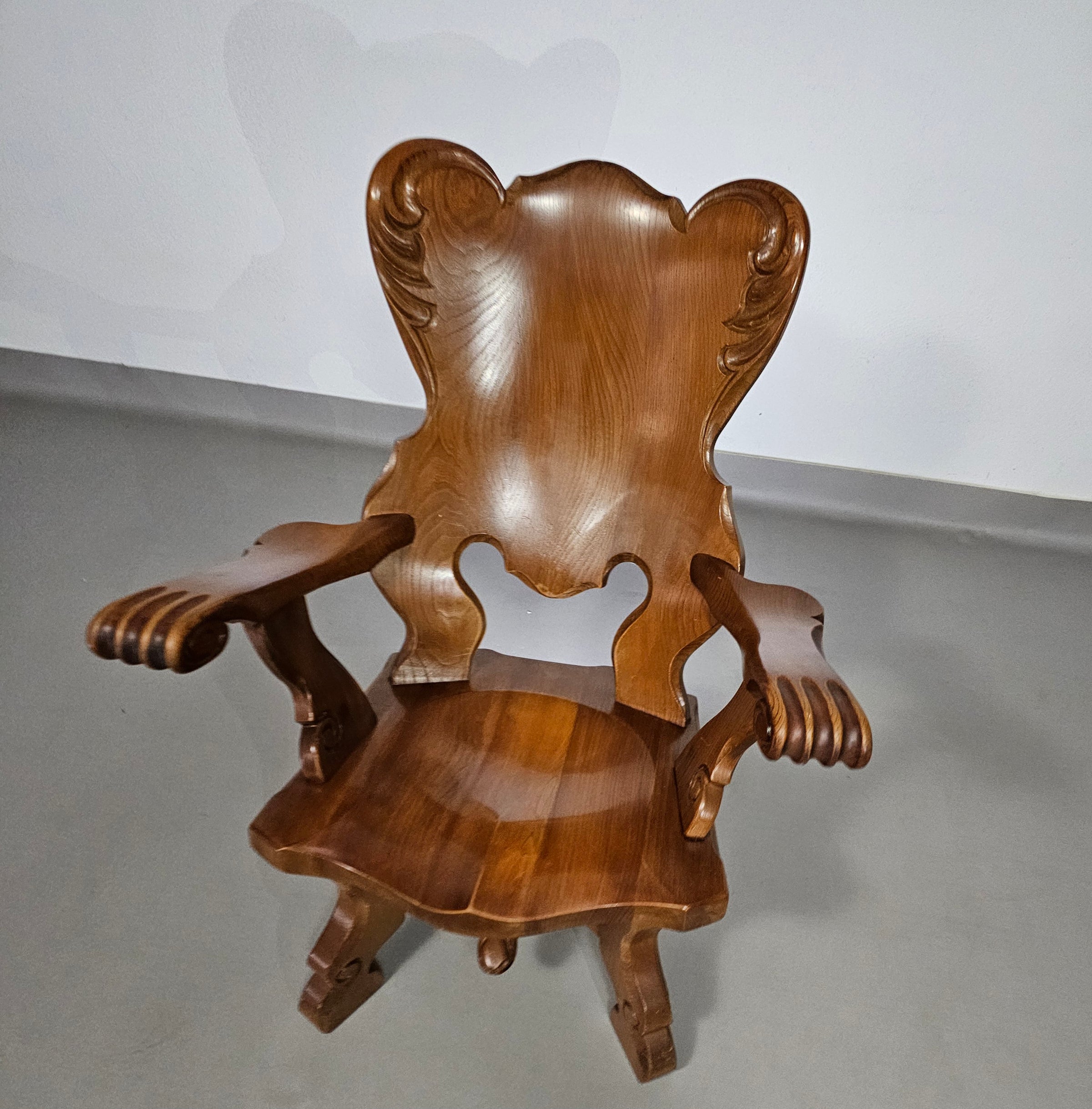 4 x grote eikenhouten klauwfauteuils jaren 60
 70x70x90cm