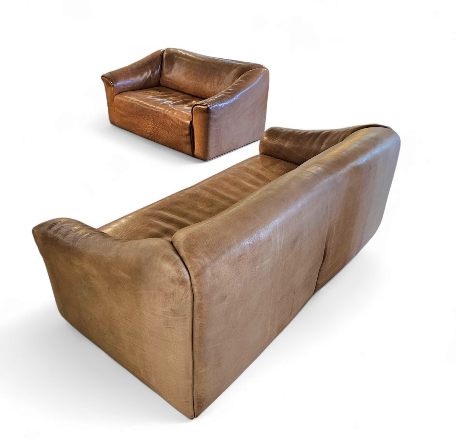 2 x Desede sofas neck leather
DS-47 / 2
DS-47 / 3