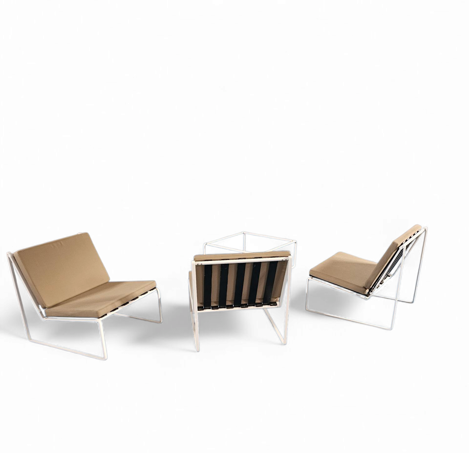 Kho Liang Ie 024 set lounge chairs / coffee table /Artifort 1962 / inside - outside use