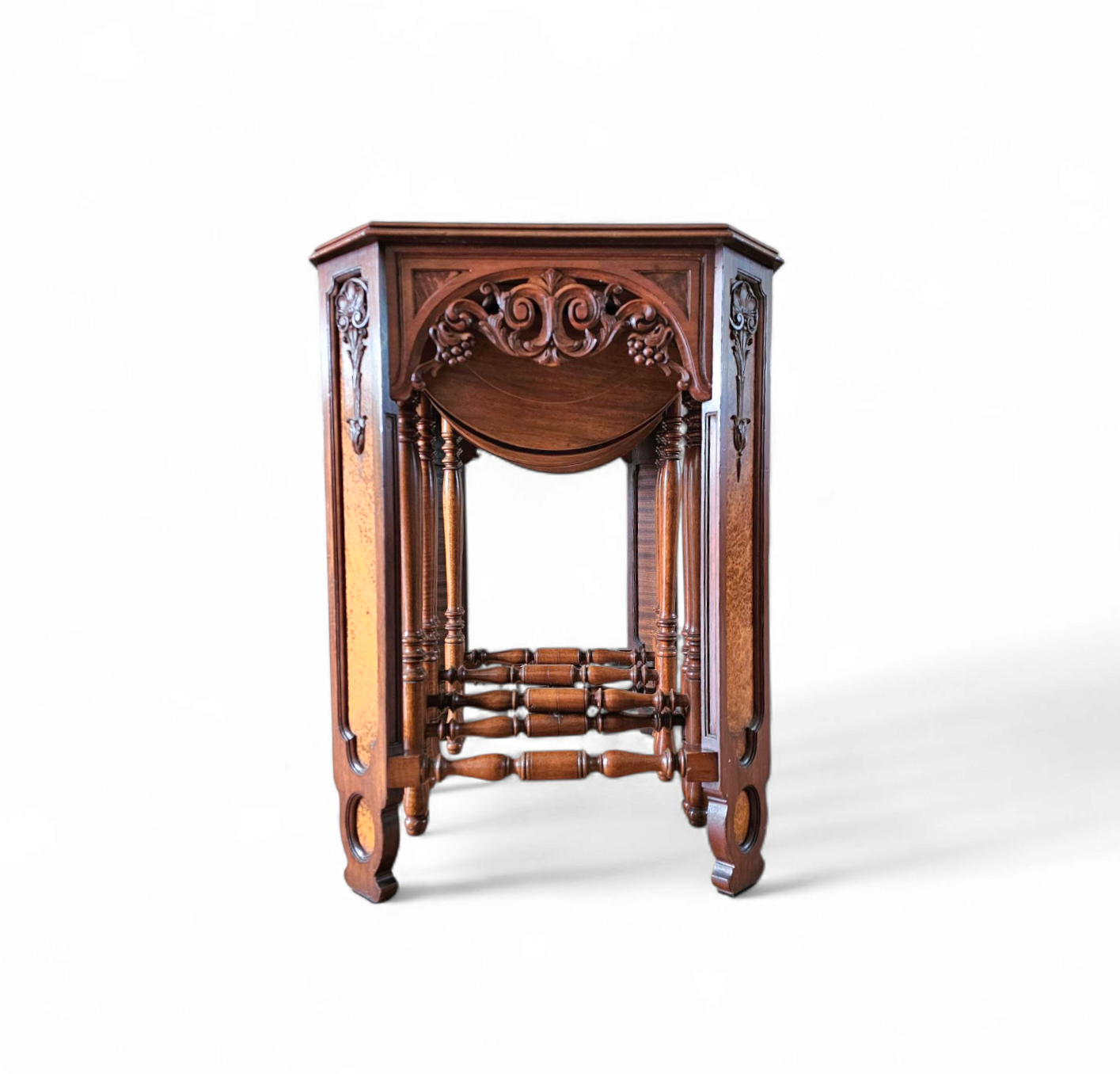Art Deco / nesting table 3 x / attributed to Maison Franck / inlaid tortoiseshell top / 1920