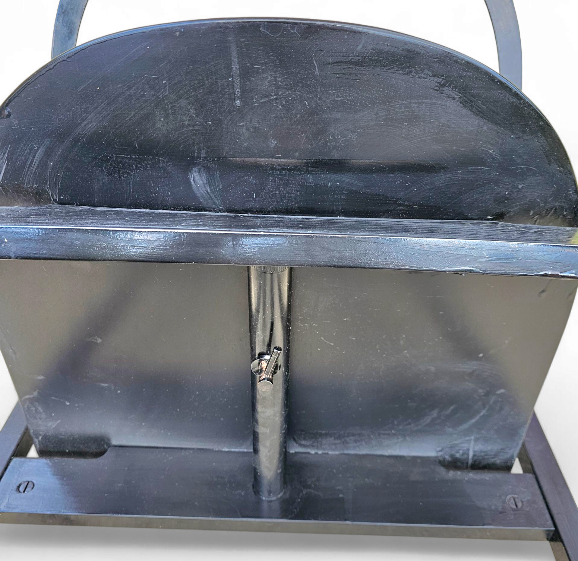 Zeldzame stoel 'Otto' voor Ibis, ontworpen door Werther Toffoloni. Voor dit ontwerp werd in 1981 een Compasso d'Oro toegekend. De stoel is zeer licht en heeft een super patina.