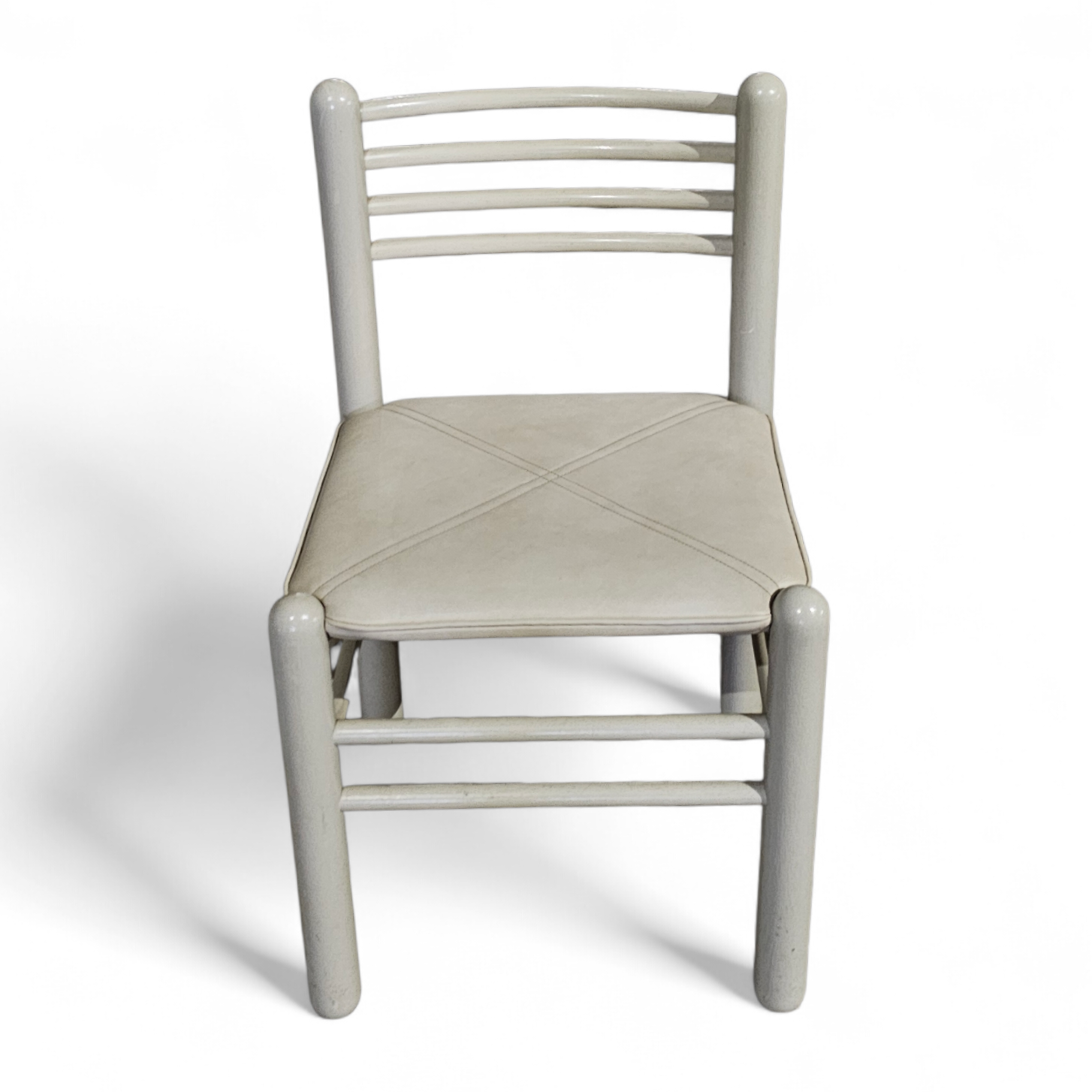 5 x dining chair / light grey wooden frame / leather seat / Germany 1970s / labeled " ideen für kuchen - innenarchitektur "
