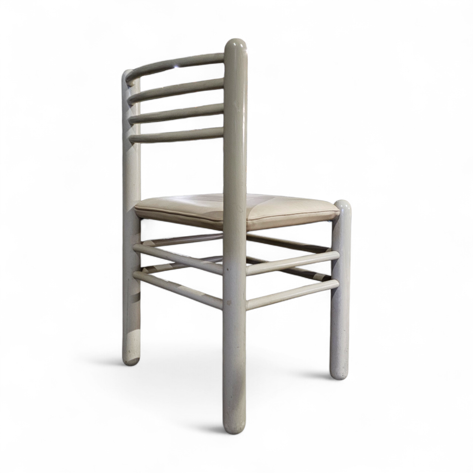 5 x dining chair / light grey wooden frame / leather seat / Germany 1970s / labeled " ideen für kuchen - innenarchitektur "