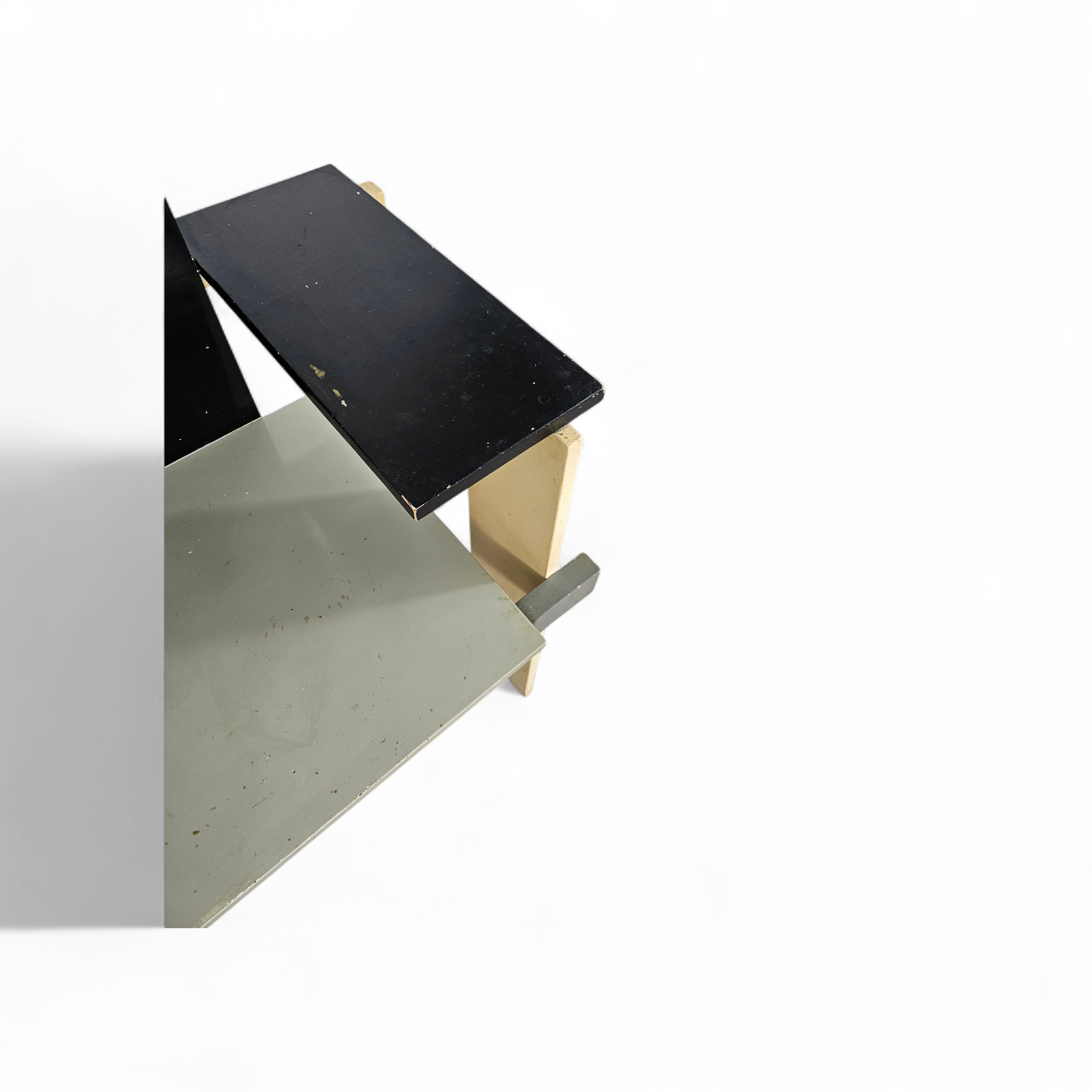 Old Berlin chair / Berlijnse Stoel / Gerrit Rietveld / Signs of repair