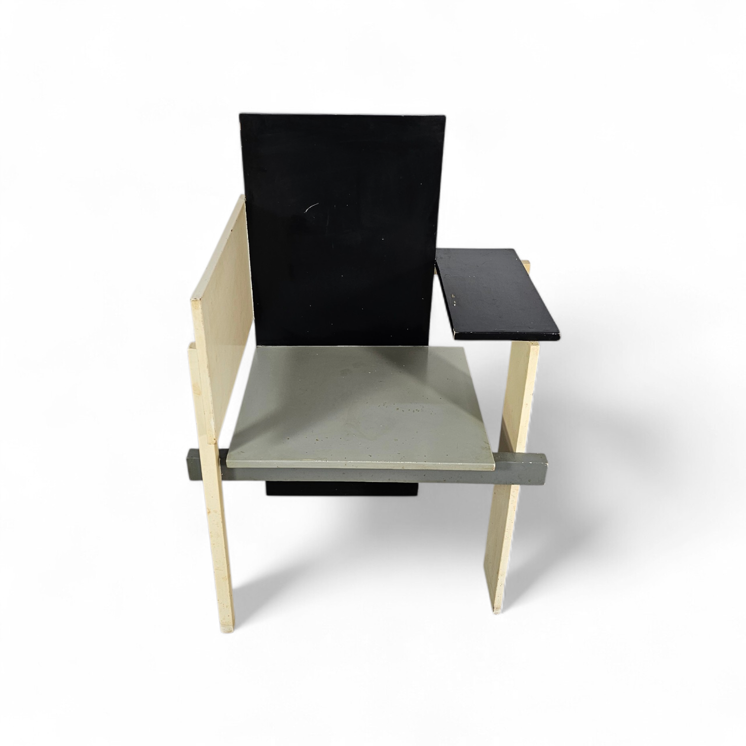 Old Berlin chair / Berlijnse Stoel / Gerrit Rietveld / Signs of repair