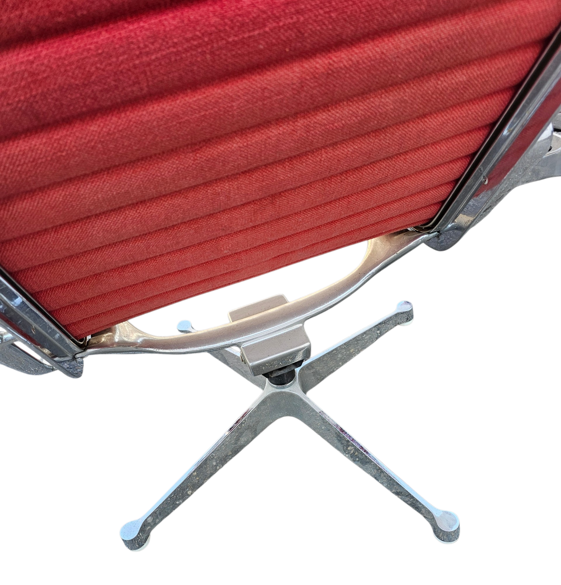 2 x early edition Ea 124 aluminum swivel armchair by charles & ray eames herman miller / tilt mechanism