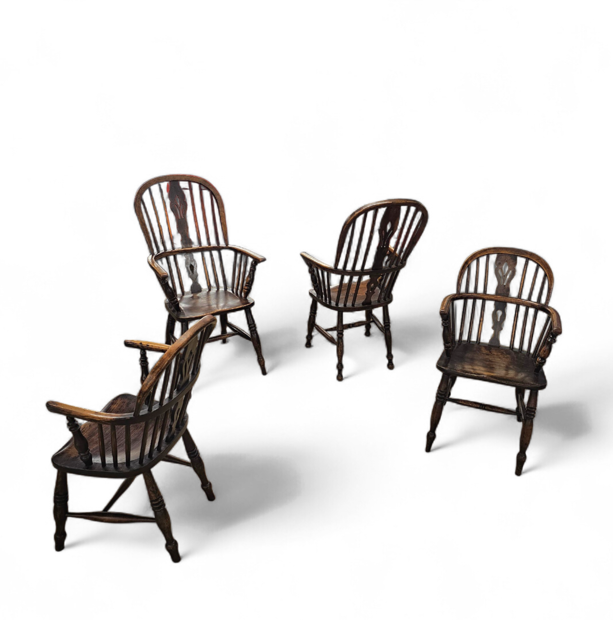 4 x Antique Windsor 2 Low / 2 high Spindle Back Arm Chair In Elm Wood / 19th Century