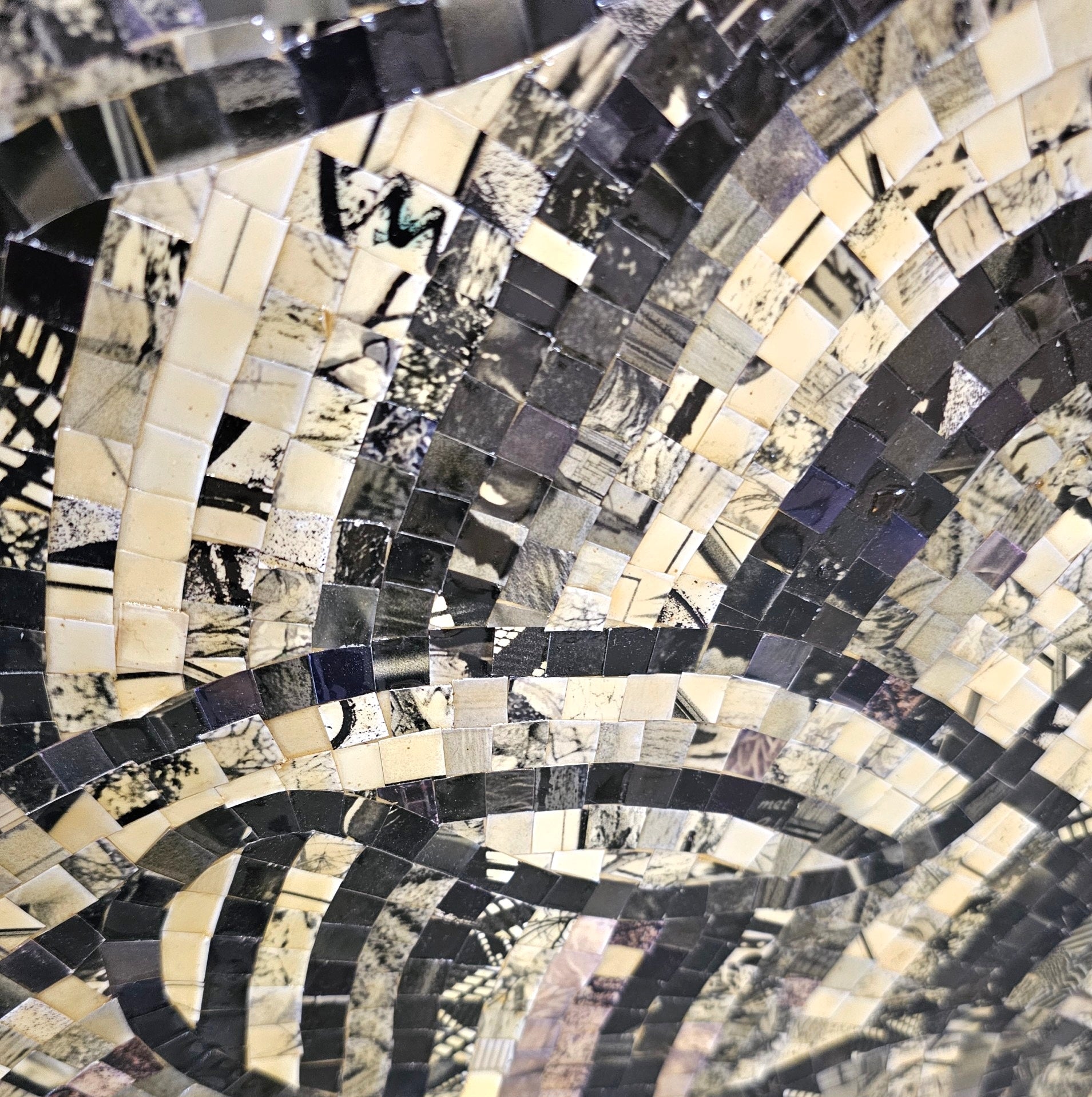 Photomosaic / pixel art avant la lettre 1970's / vicious circles / baryta paper /