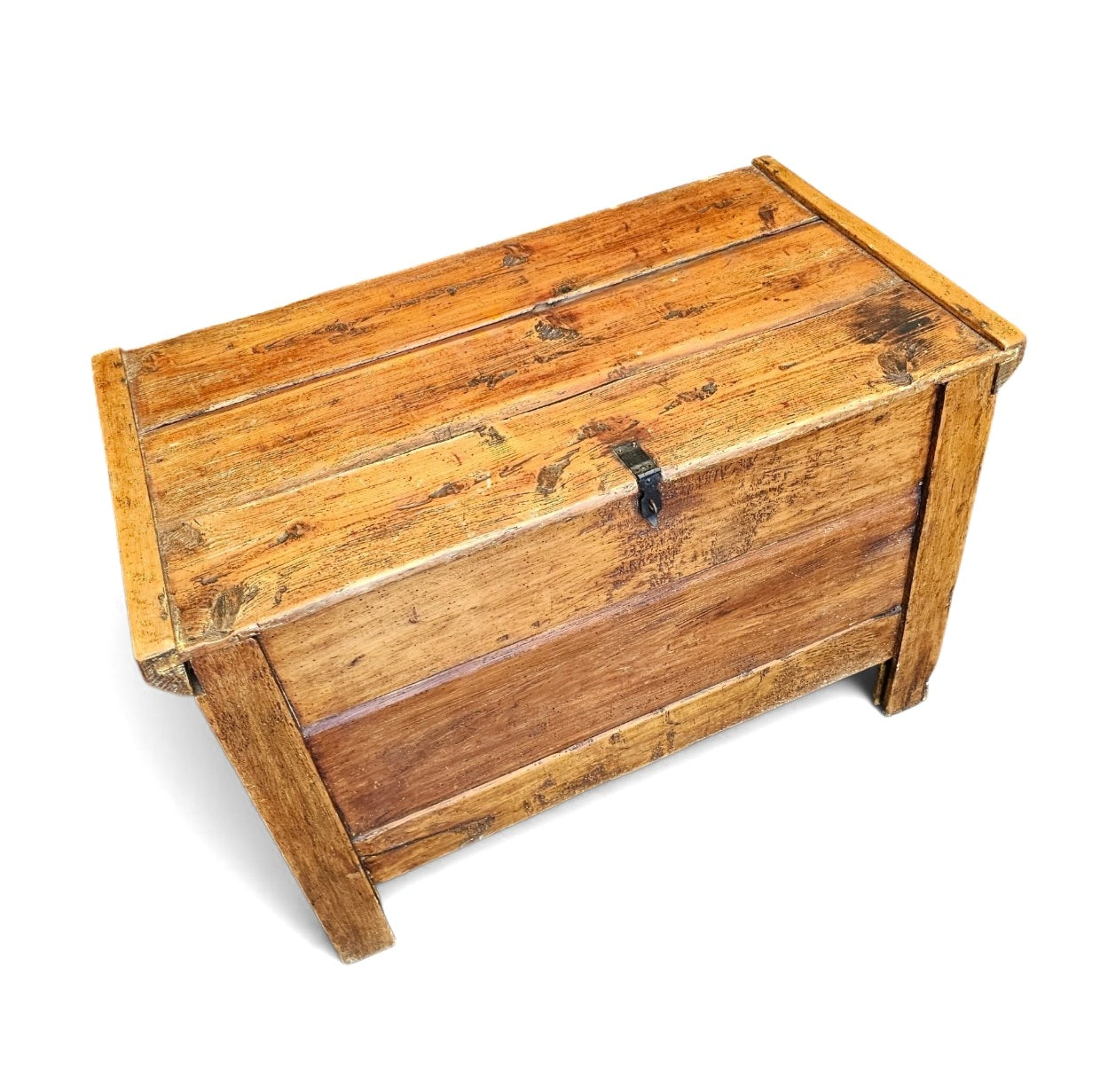 Old blanket chest / storage thrunk / pine wood