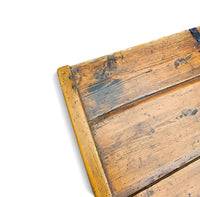 Old blanket chest / storage thrunk / pine wood