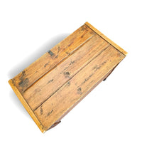 Old blanket chest / storage thrunk / pine wood