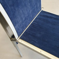 Set van 5 vintage gebogen aluminium eetkamerstoelen met 5 blauwe / 5 groene hoezen. Zeer goede staat / België 1980